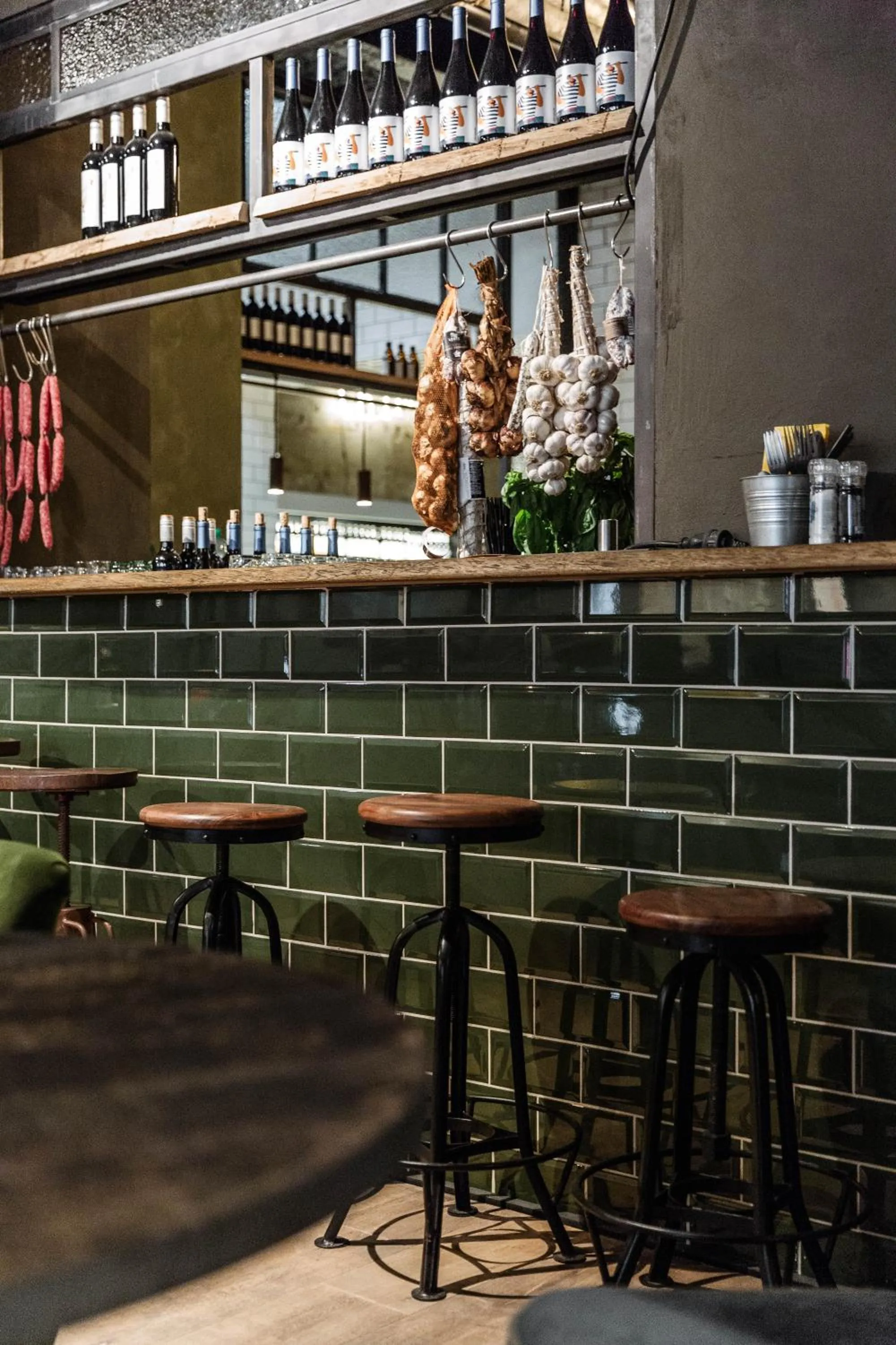 Restaurant/places to eat in Upstairs Hotel