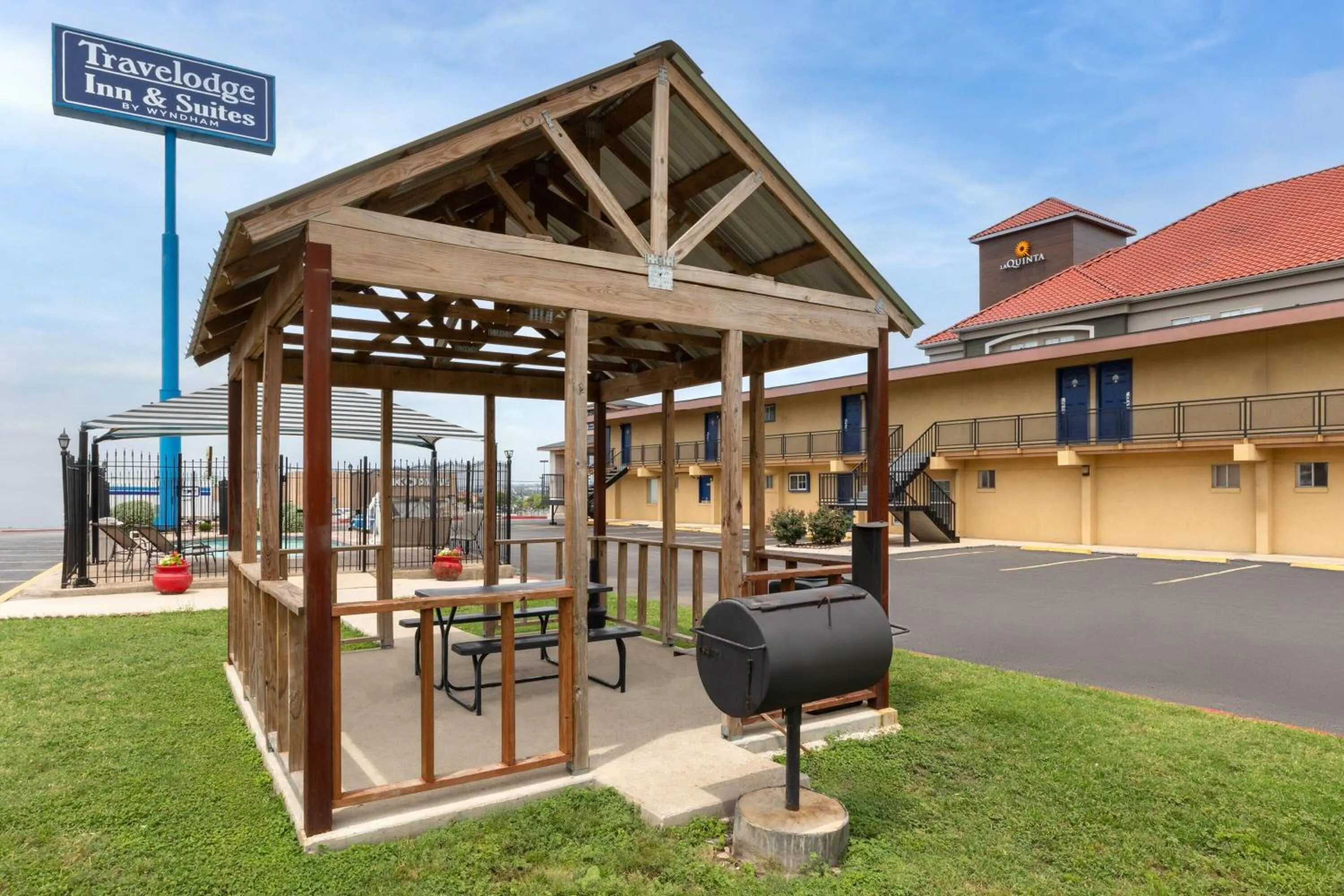BBQ facilities in Travelodge by Wyndham New Braunfels