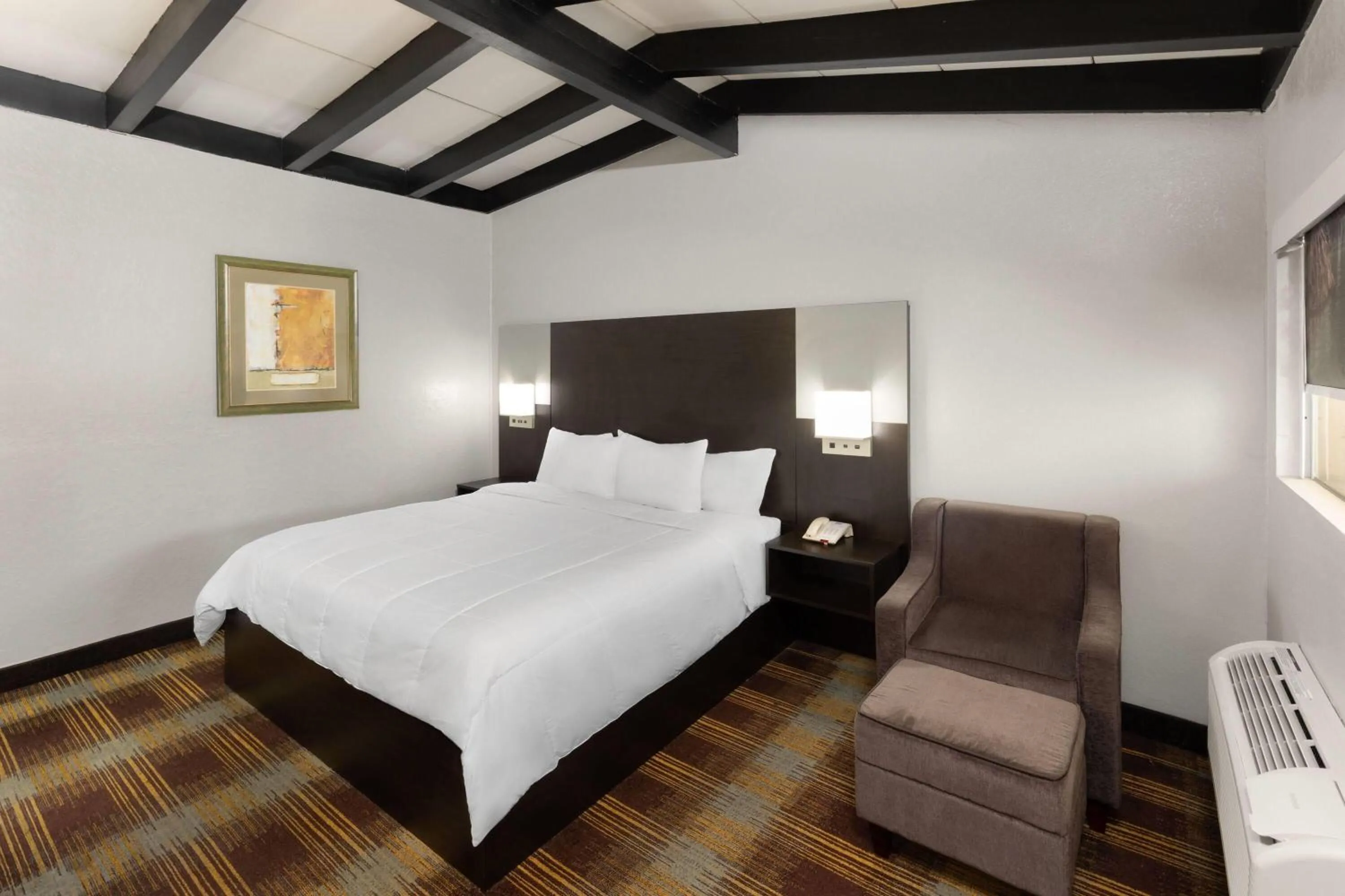 Photo of the whole room, Bed in Travelodge by Wyndham New Braunfels