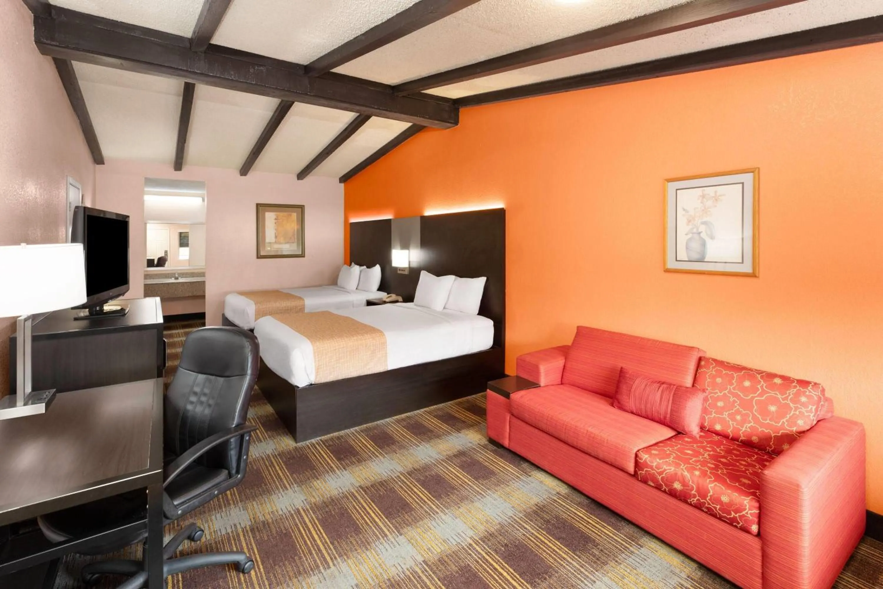 Photo of the whole room, Bed in Travelodge by Wyndham New Braunfels