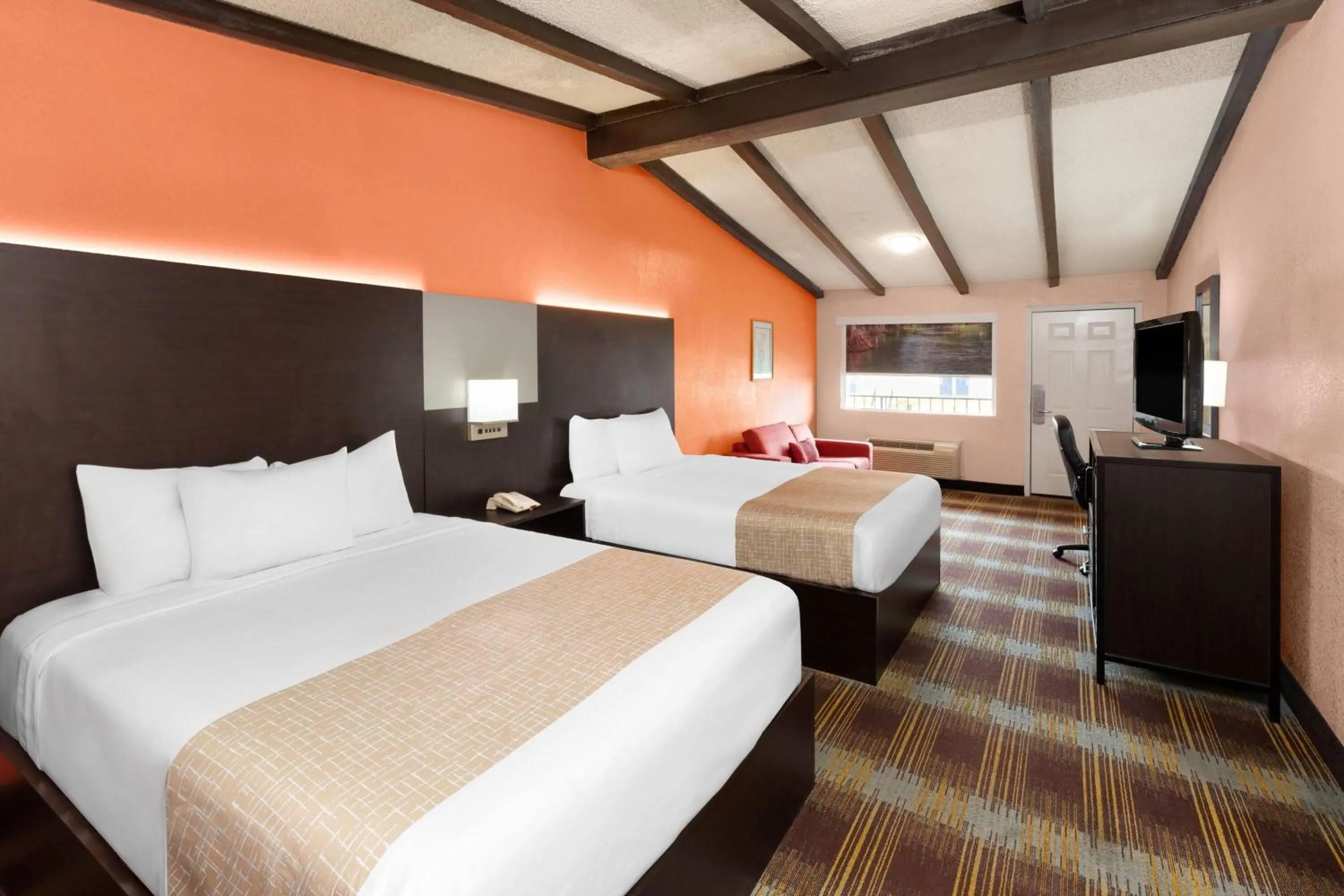 Photo of the whole room, Bed in Travelodge by Wyndham New Braunfels