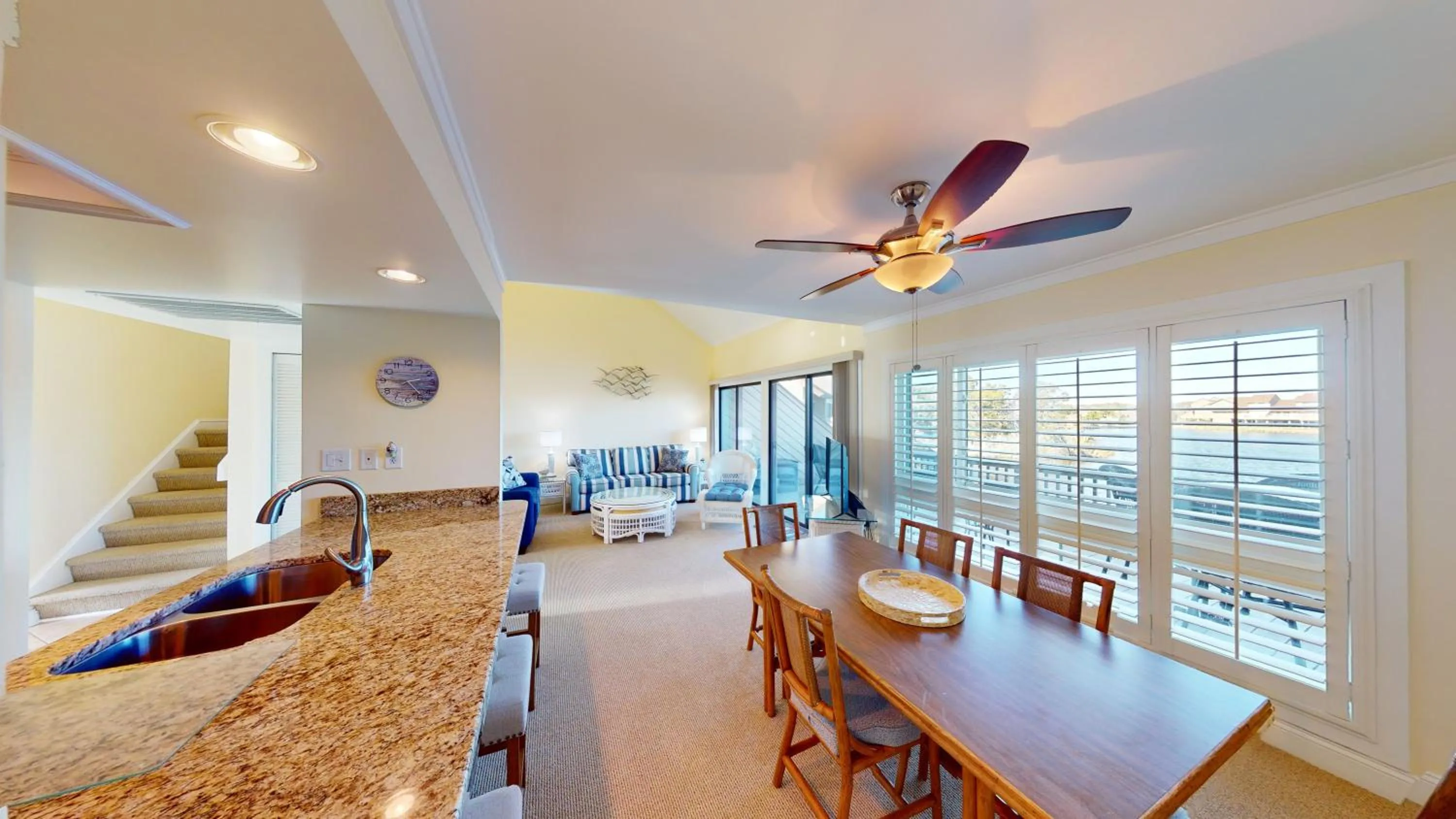 Dining area in Litchfield Beach & Golf Resort