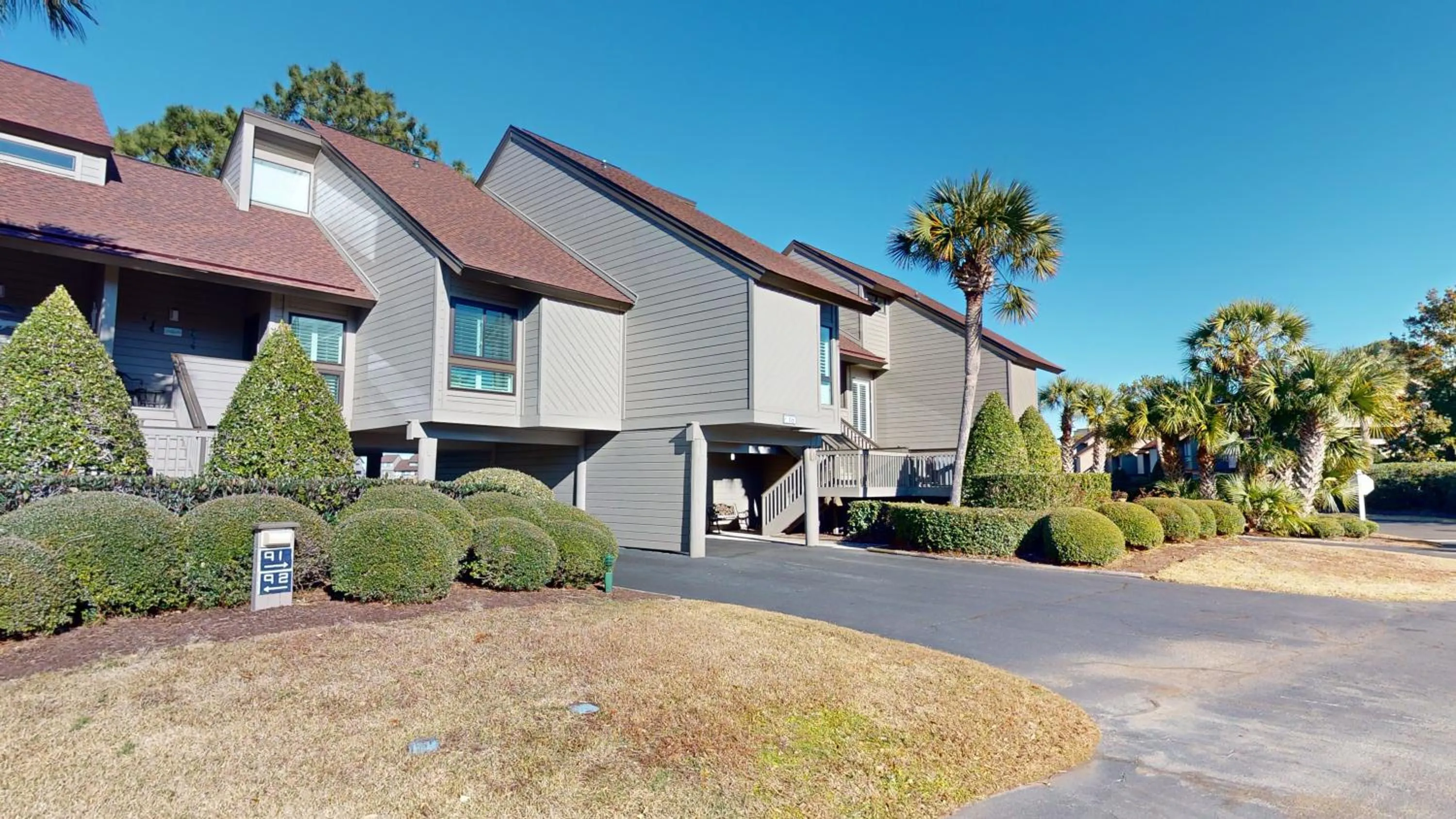Property building in Litchfield Beach & Golf Resort