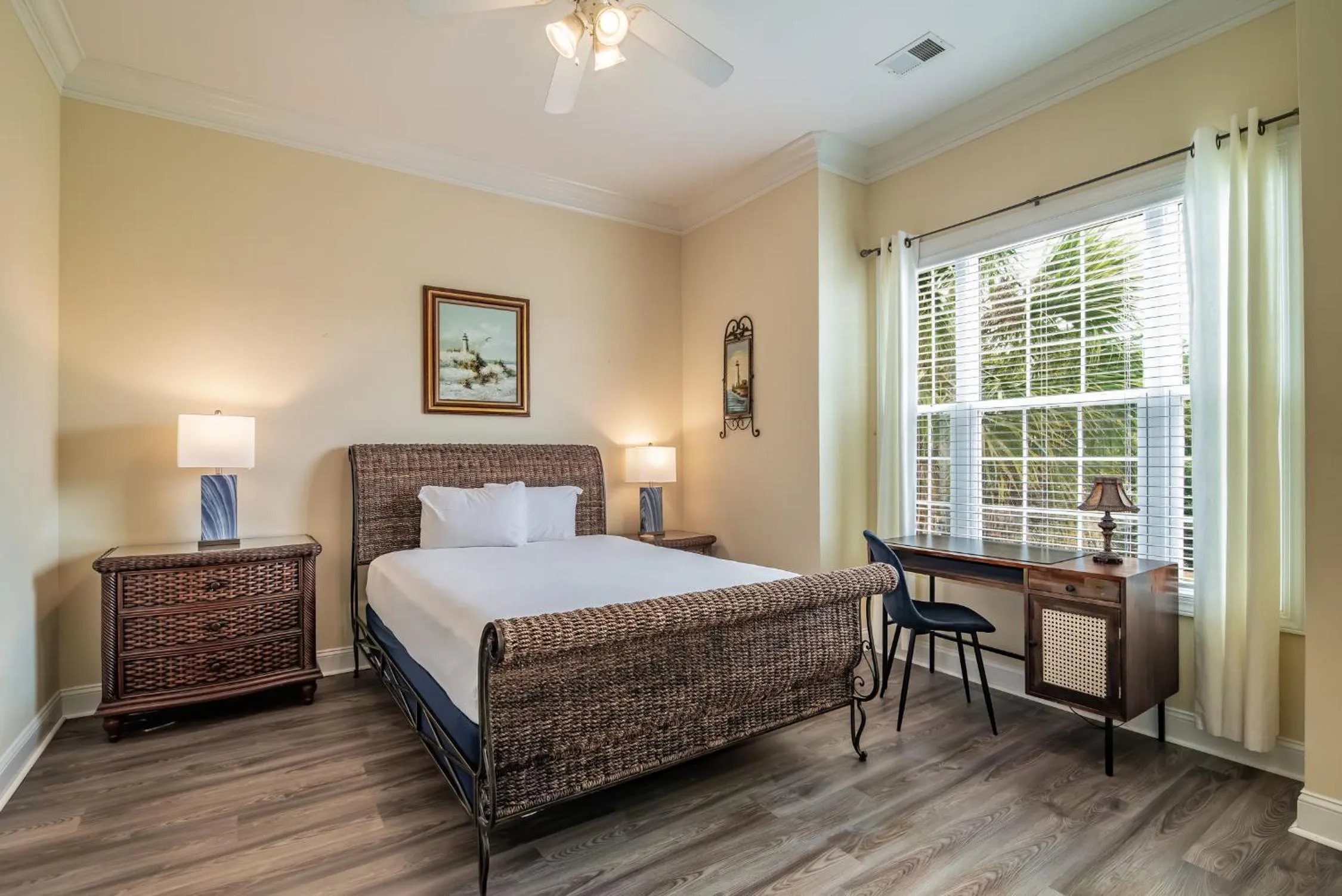 Bedroom, Bed in Litchfield Beach & Golf Resort