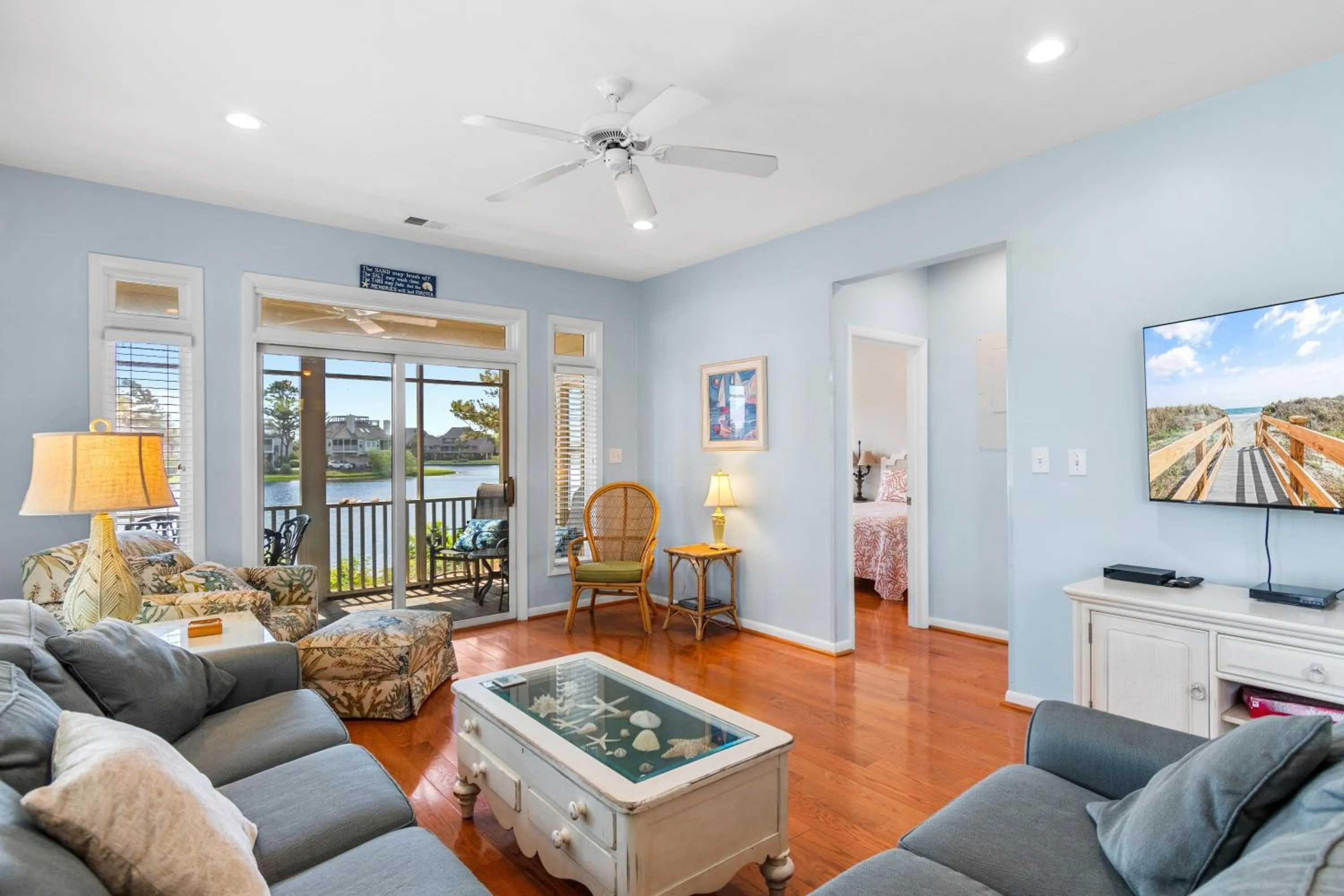 Living room in Litchfield Beach & Golf Resort