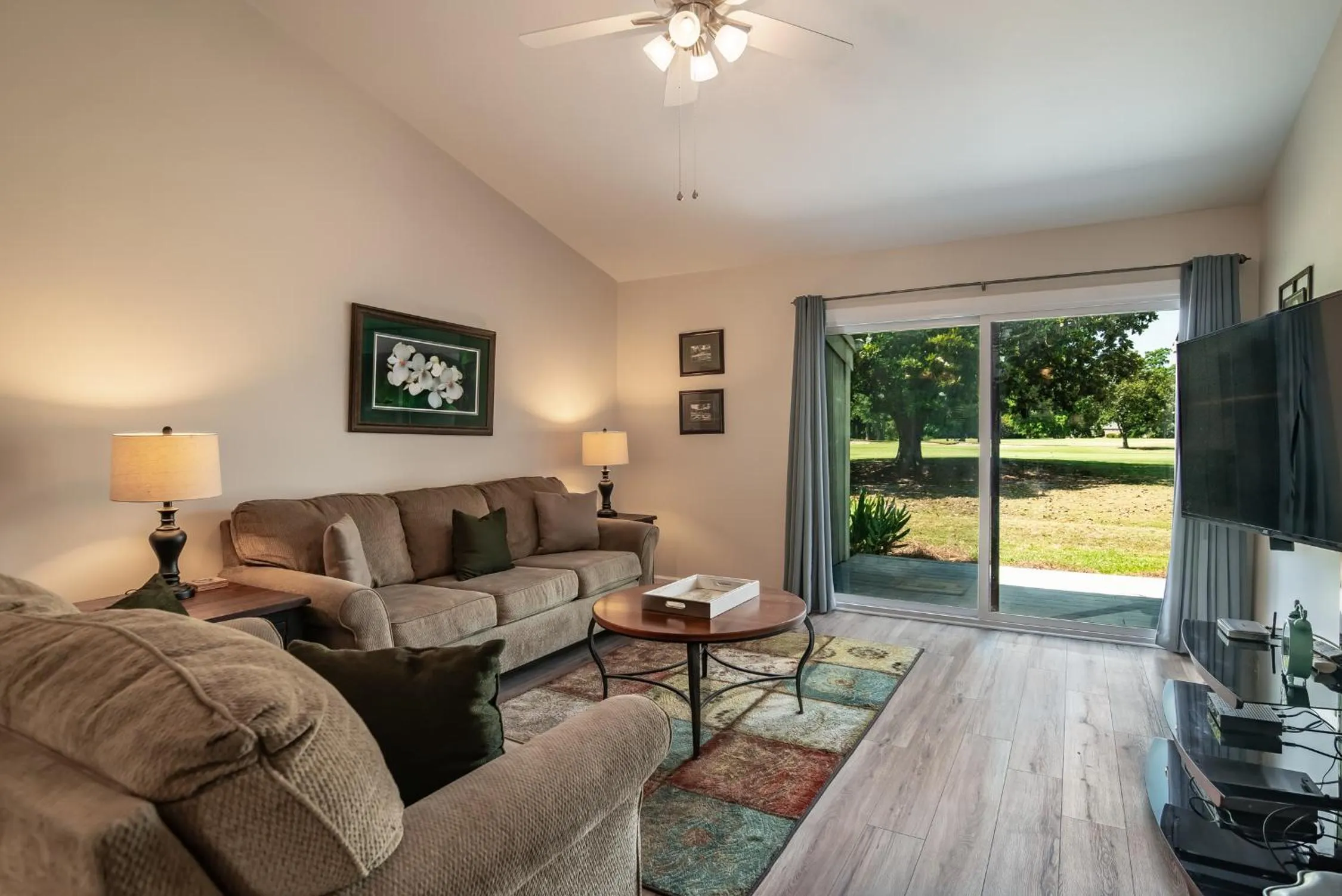 Communal lounge/ TV room in Litchfield Beach & Golf Resort