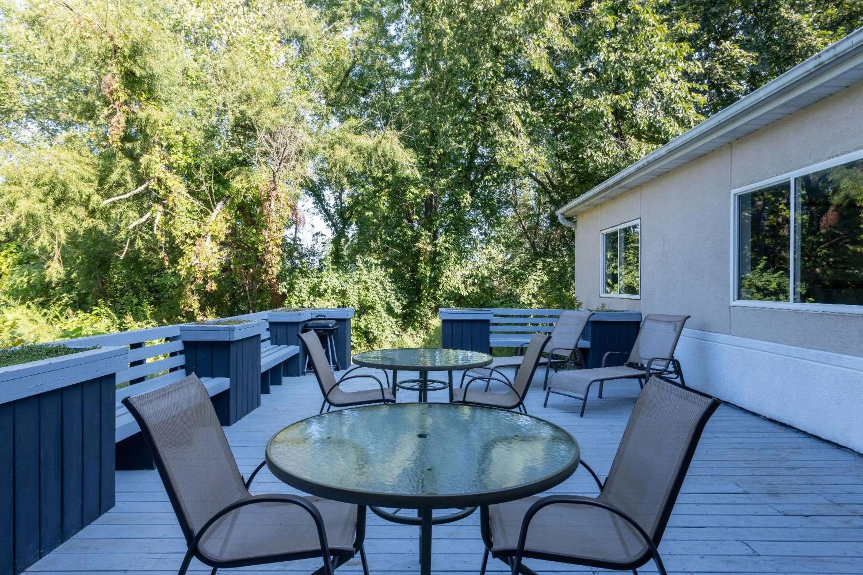 Inner courtyard view in Baymont by Wyndham Kirksville University Area