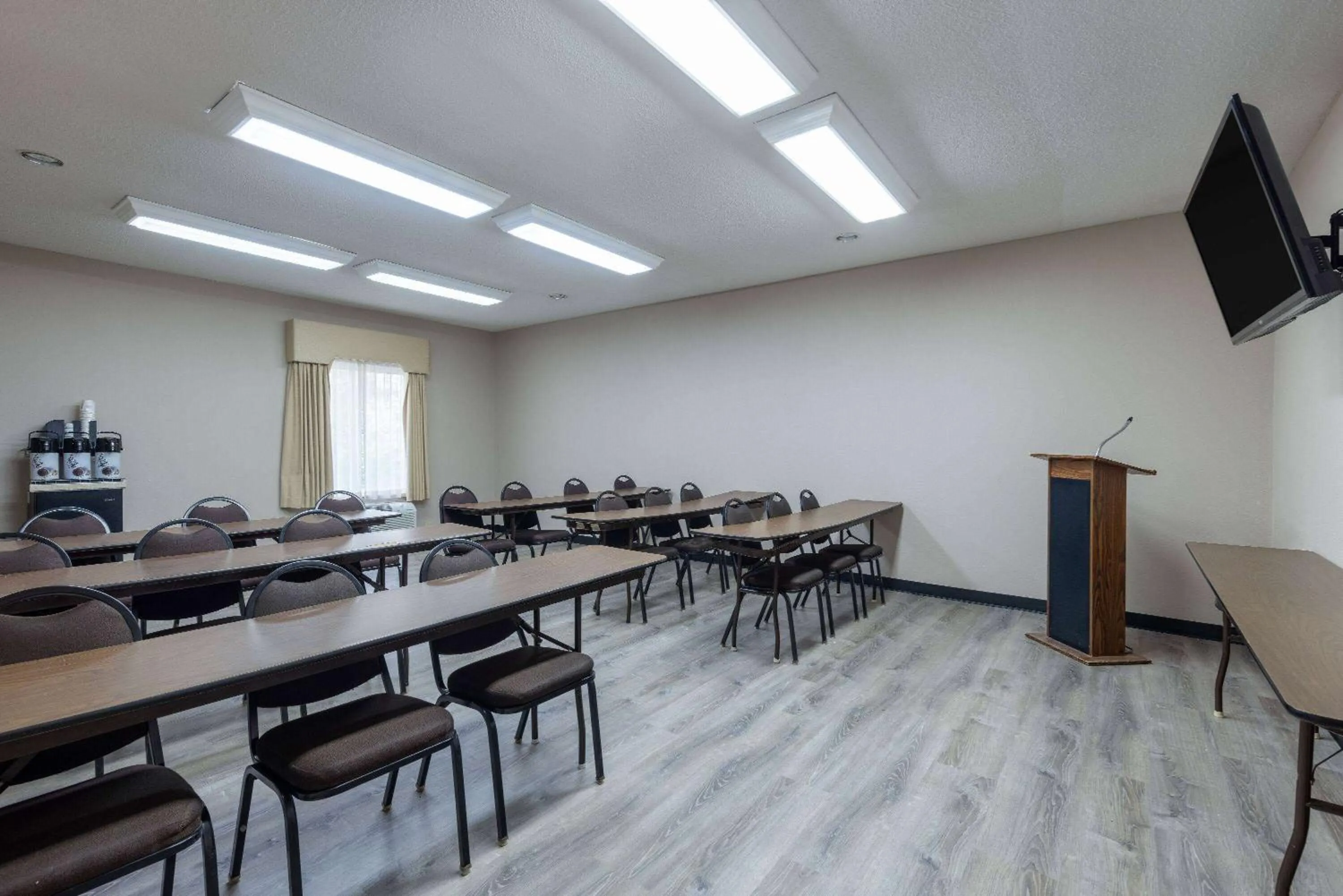 Meeting/conference room in Baymont by Wyndham Kirksville University Area