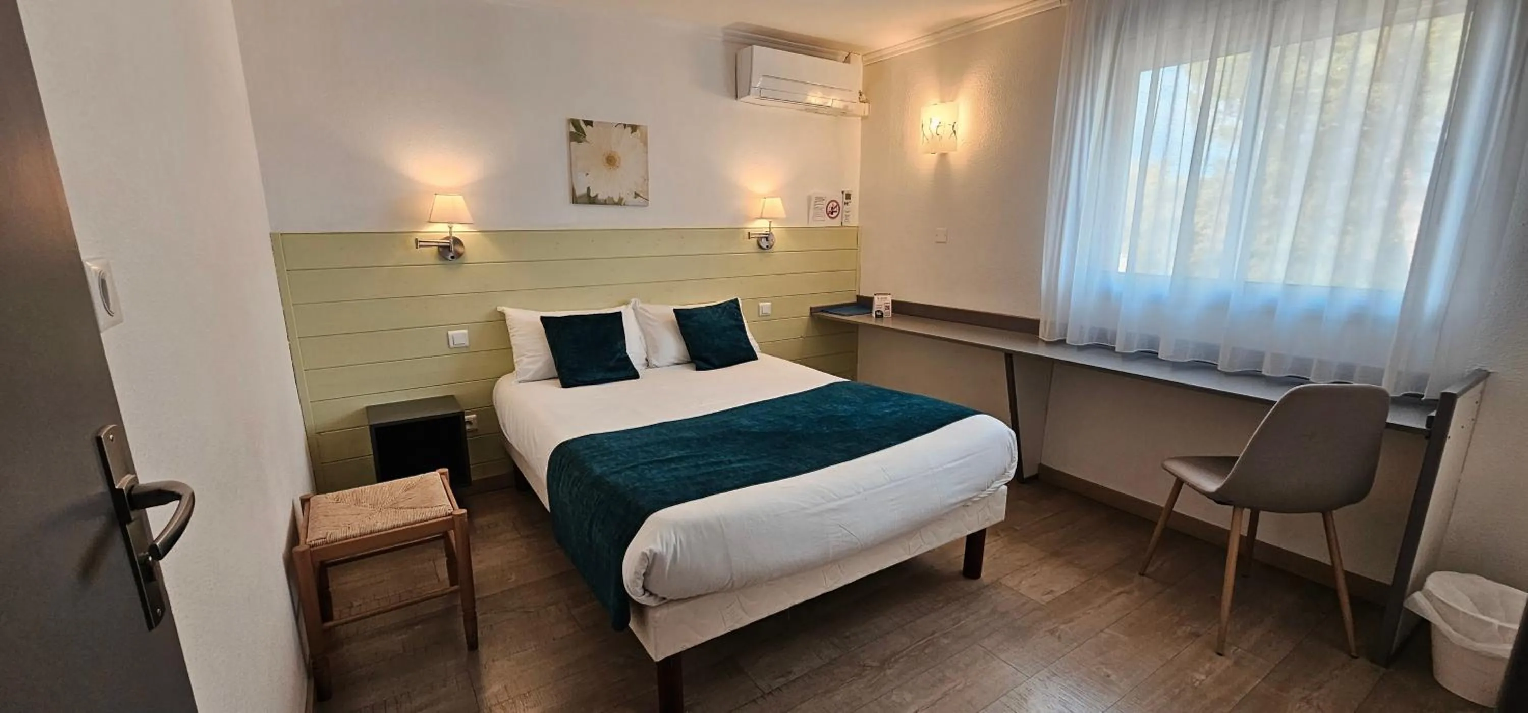 Bed in Hôtel Restaurant du Lac