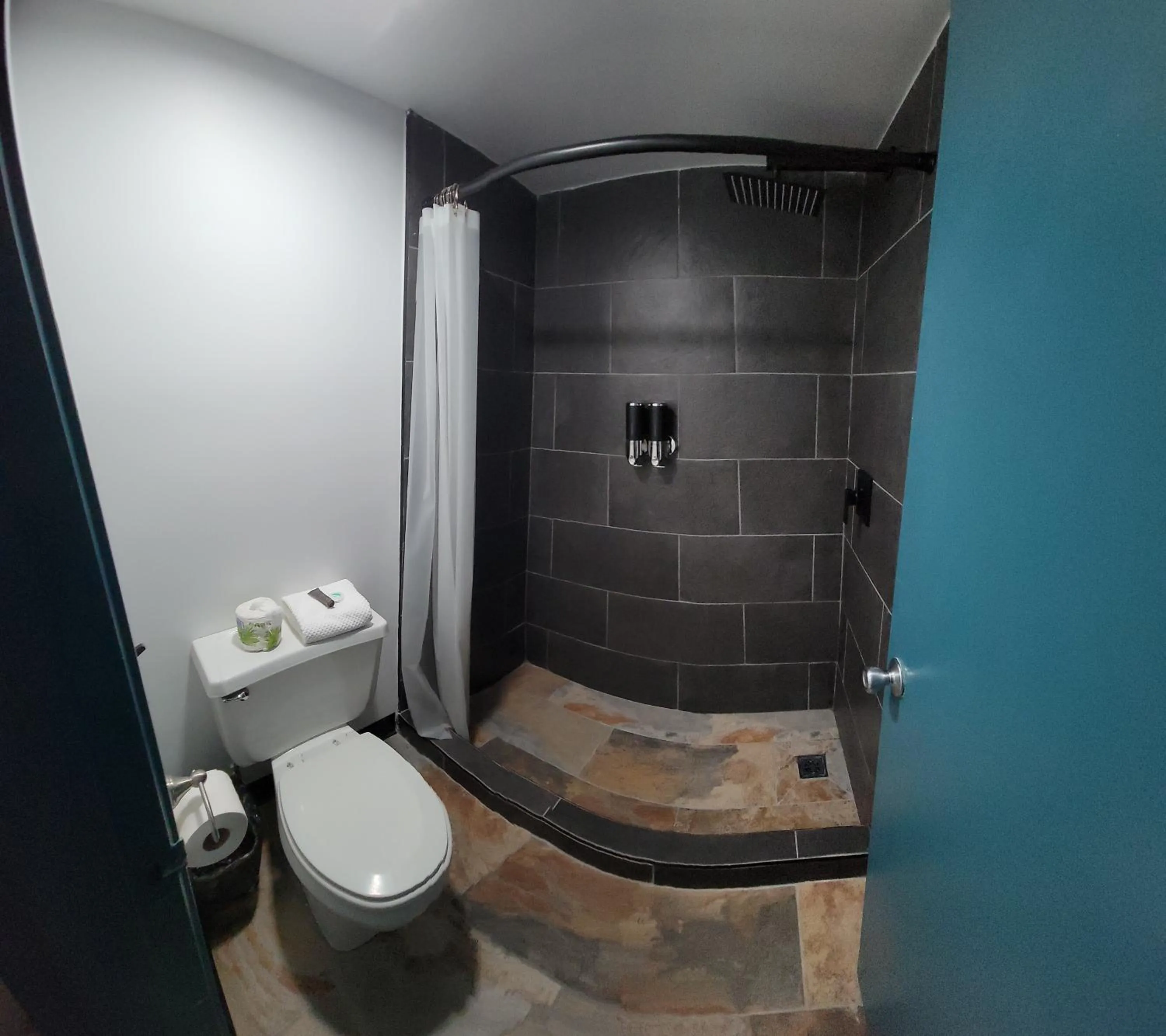 Bathroom in Newburgh Inn