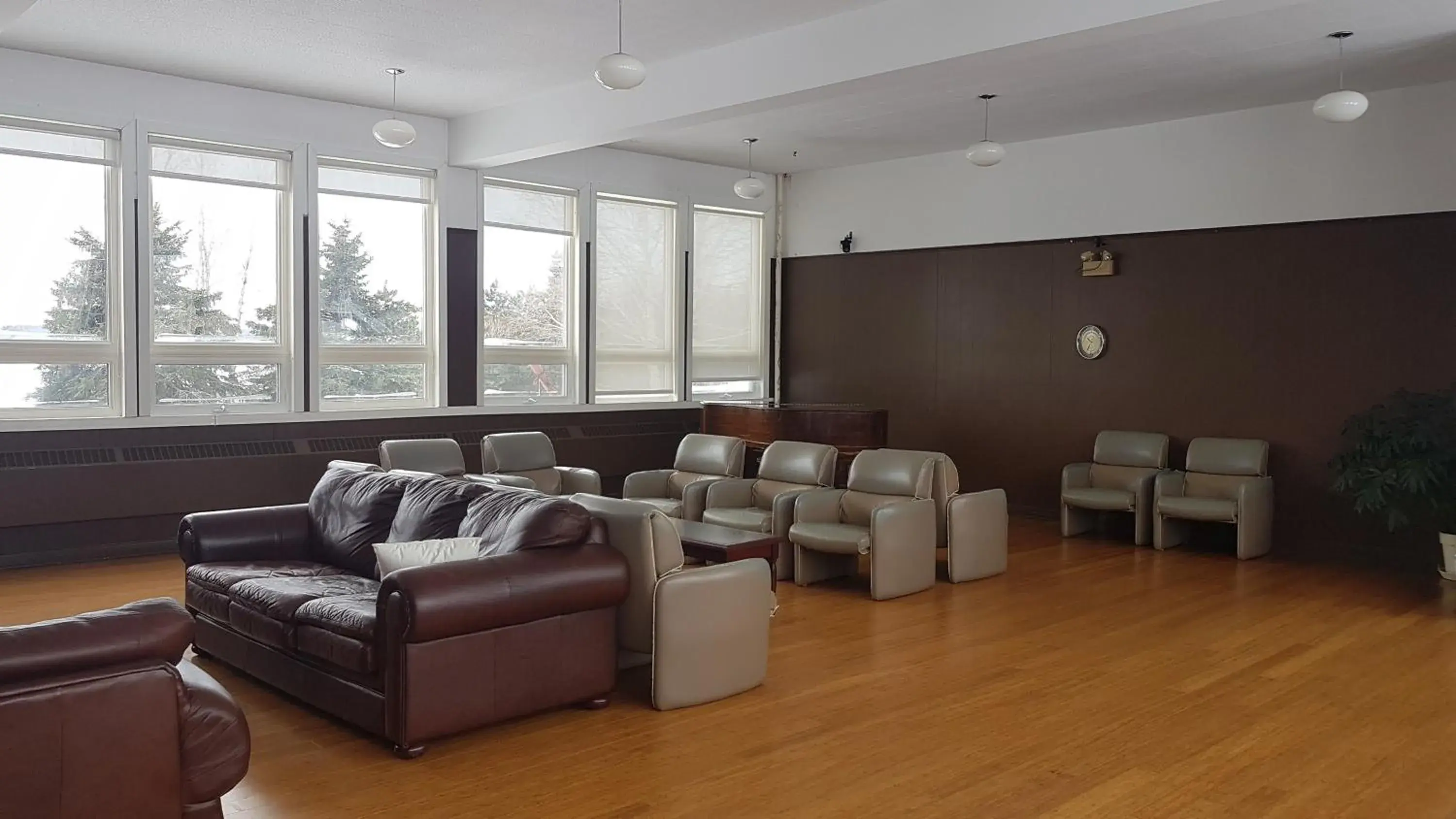 No private bathroom Economy double room in Domaine St-Viateur No private bathroom Economy double room in Domaine St-Viateur