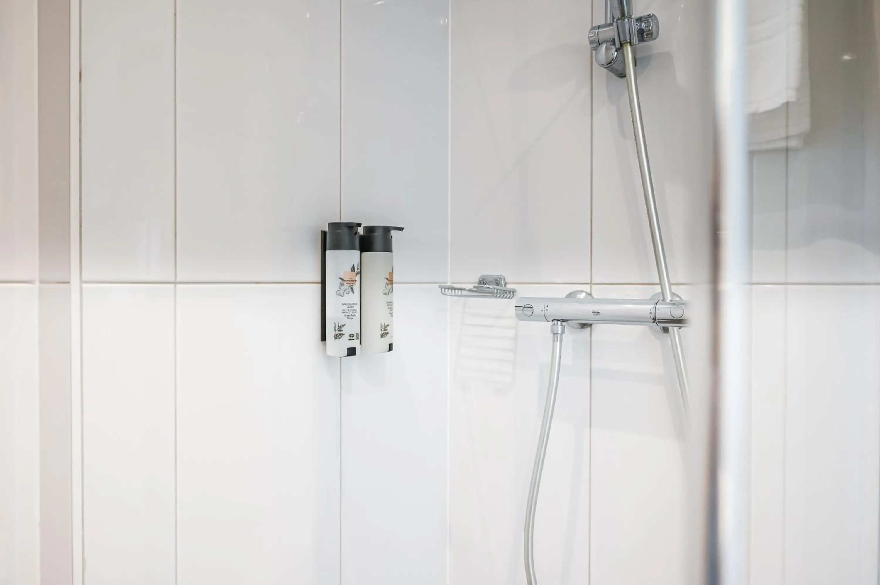 Bathroom in Court Garden Hotel