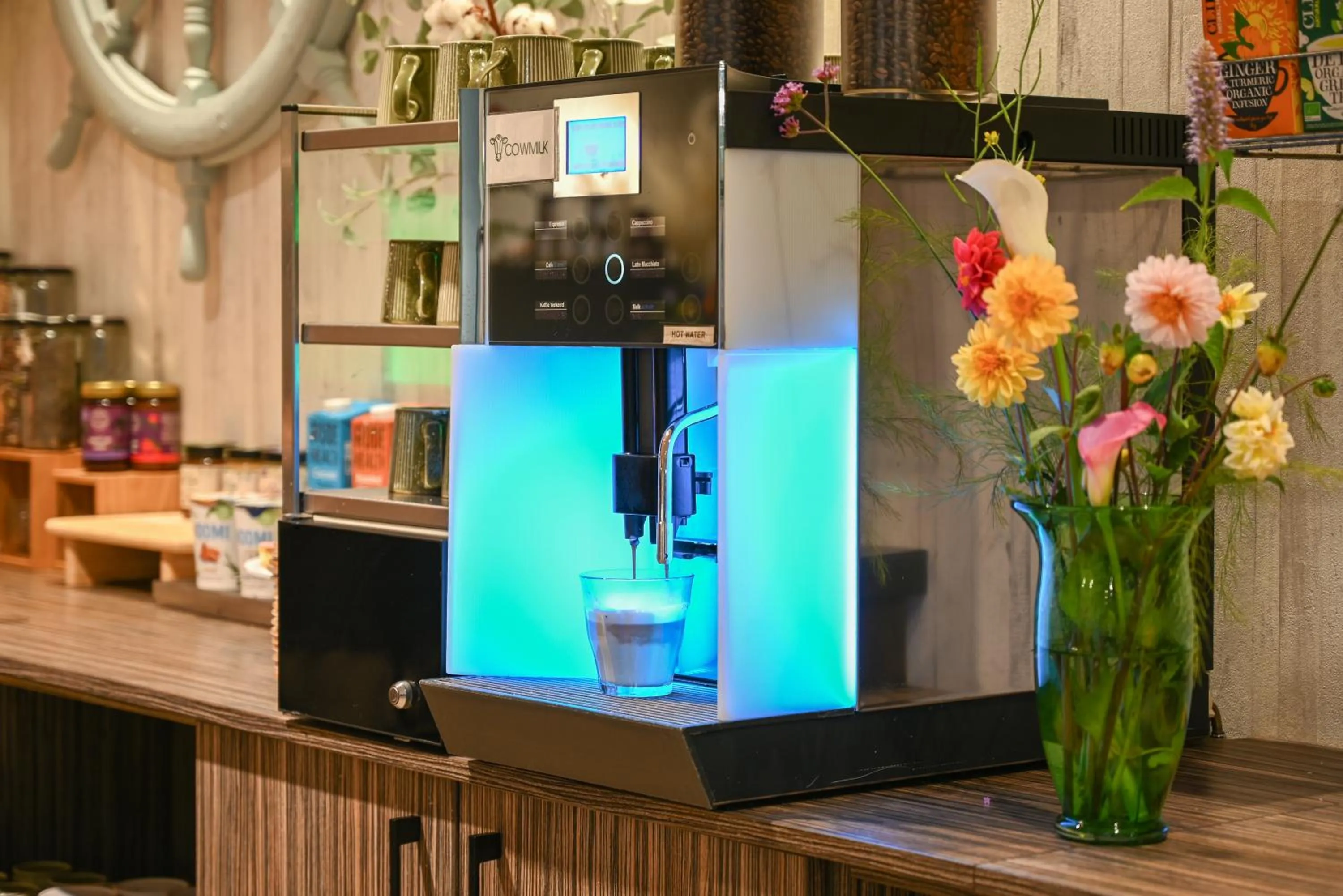 Coffee/tea facilities in Court Garden Hotel