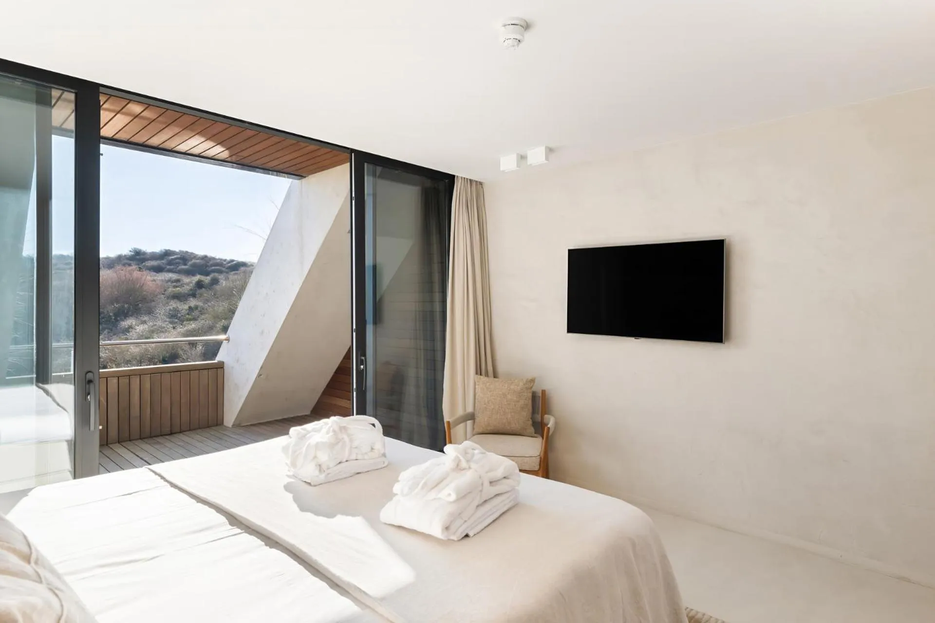 Bedroom, Bed in Duinhotel Tien Torens