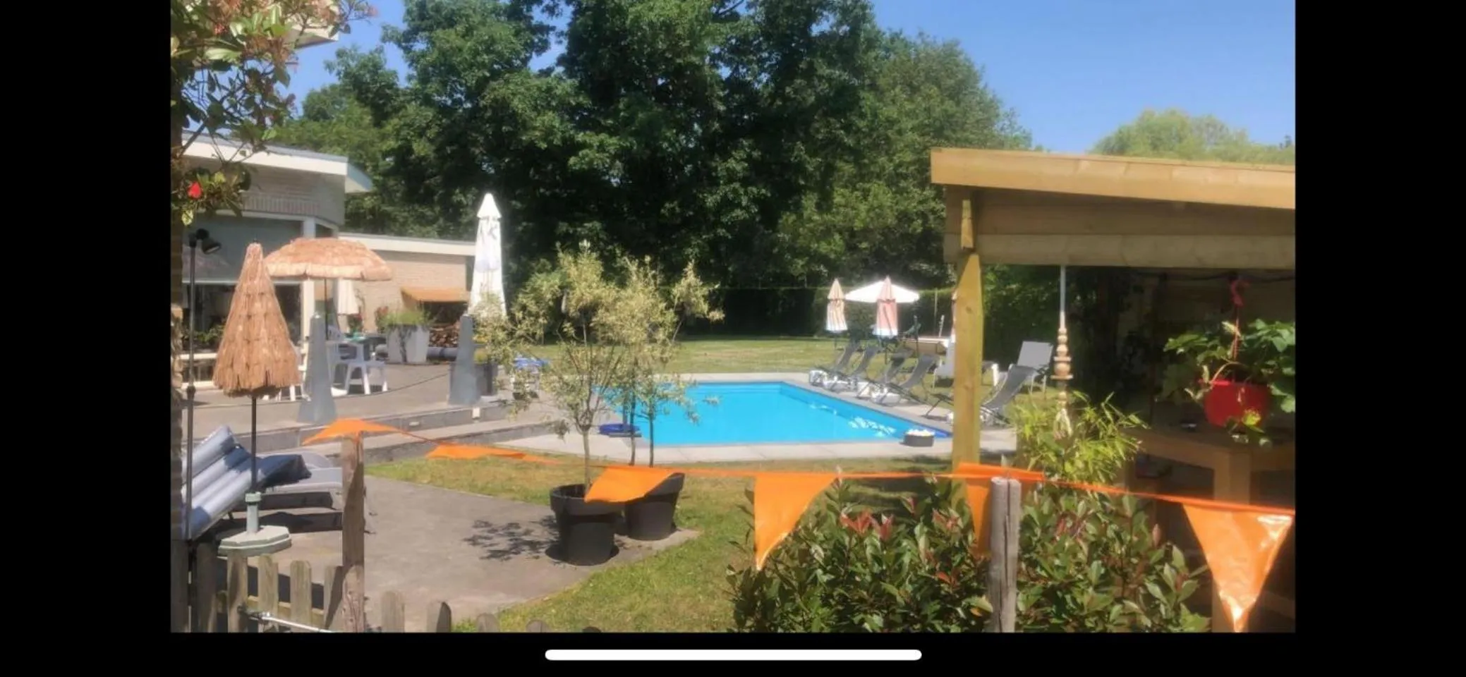 Pool view in B&B Maison Saint Tropez Eindhoven