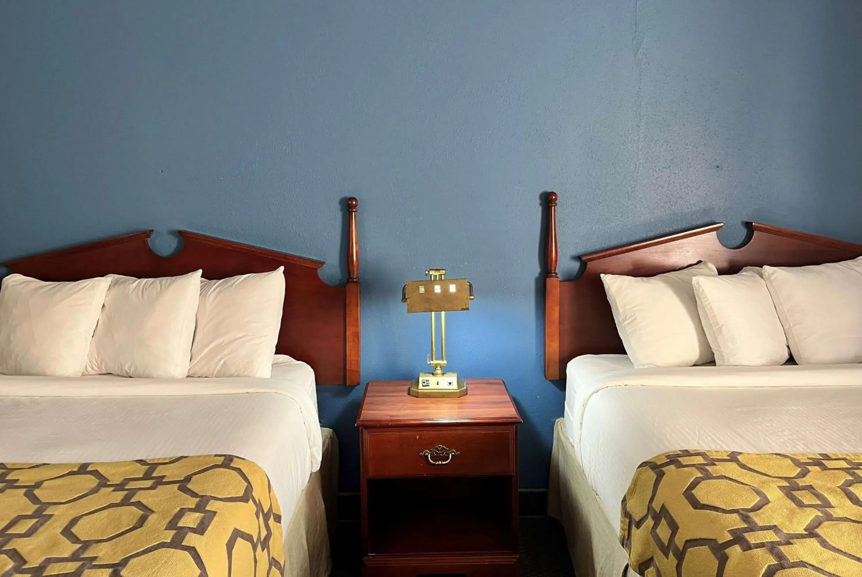 Queen Room with Two Queen Beds - Non-Smoking in Baymont by Wyndham Corydon Queen Room with Two Queen Beds - Non-Smoking in Baymont by Wyndham Corydon