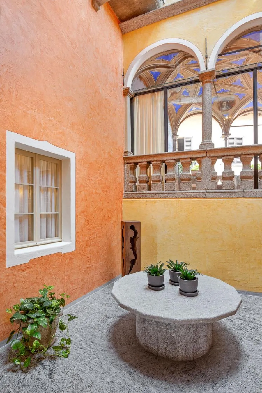 Patio in Hotel Pironi