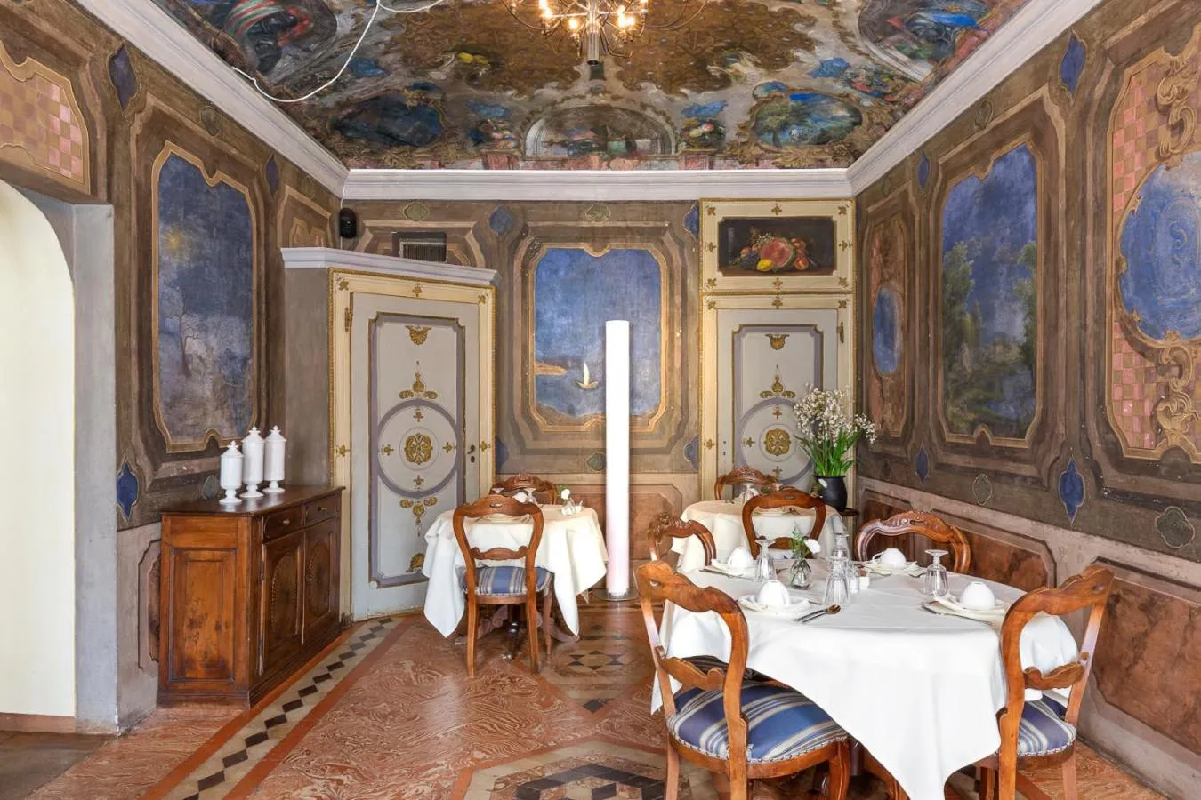 Decorative detail in Hotel Pironi