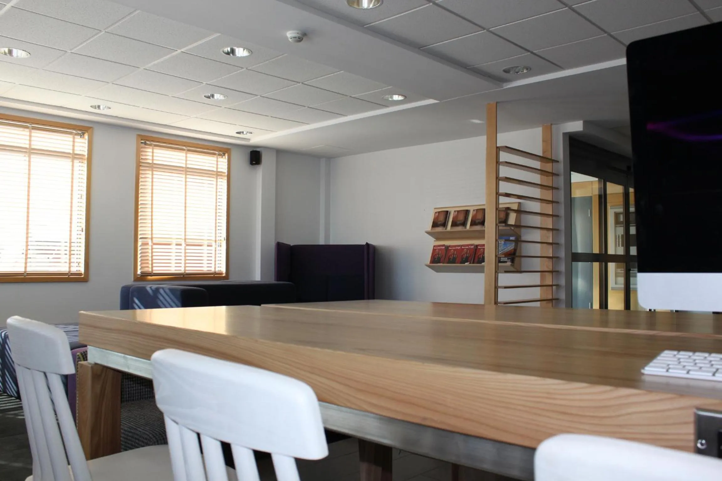 Lobby or reception in Le Dauphin St-Hyacinthe