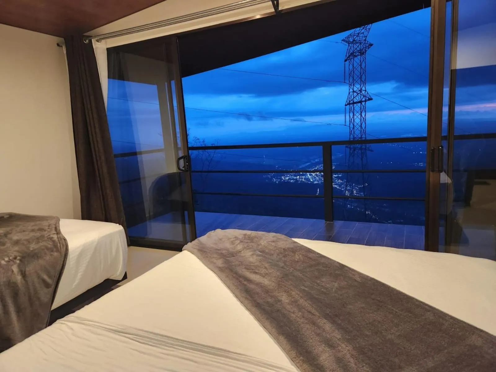 Photo of the whole room, Bed in Casa Linda Vista