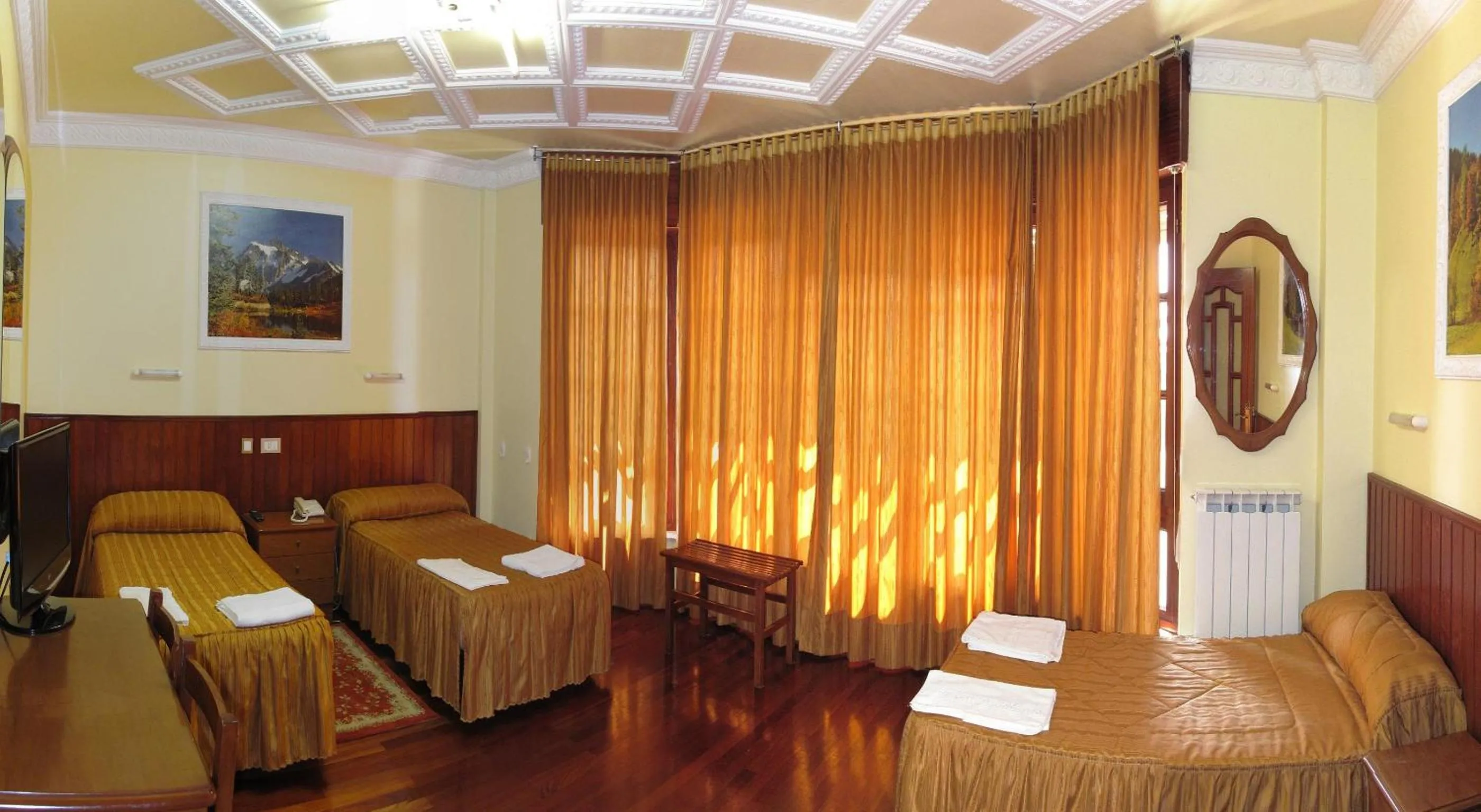 Photo of the whole room in Hotel Antoyana