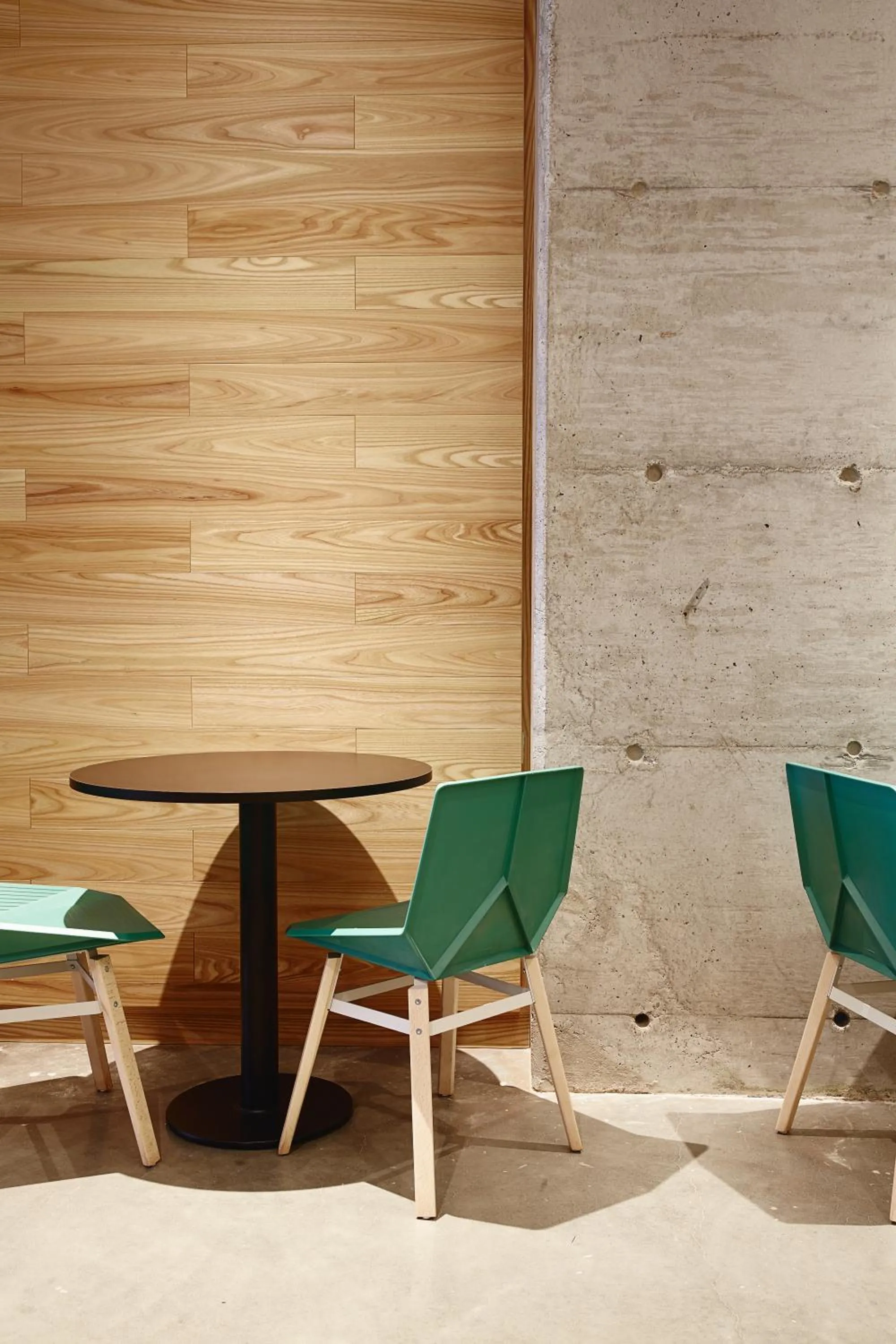 Restaurant/places to eat in Le Dauphin Montréal Centre-Ville