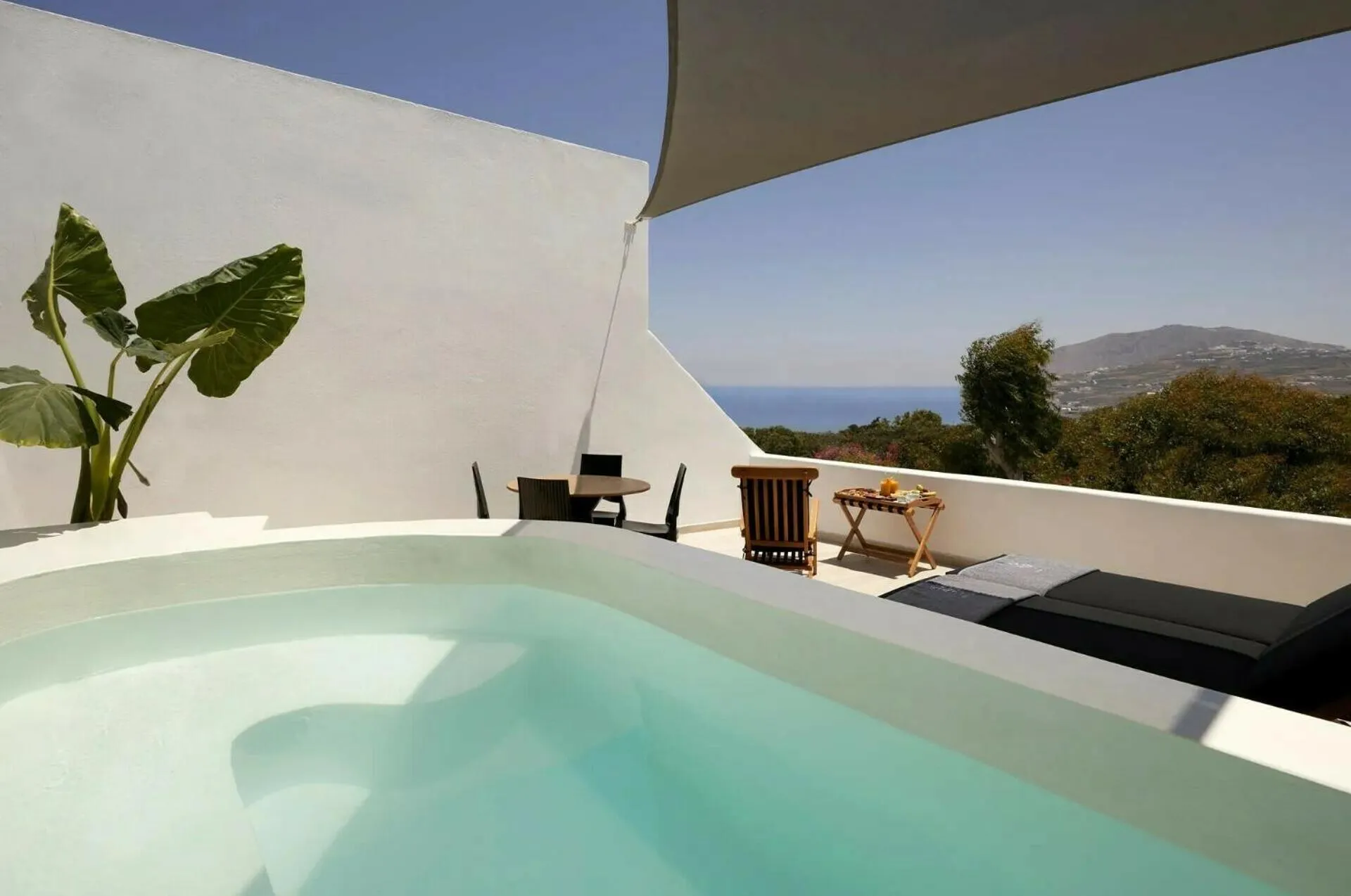 Hot Tub in Kalisti Hotel & Suites