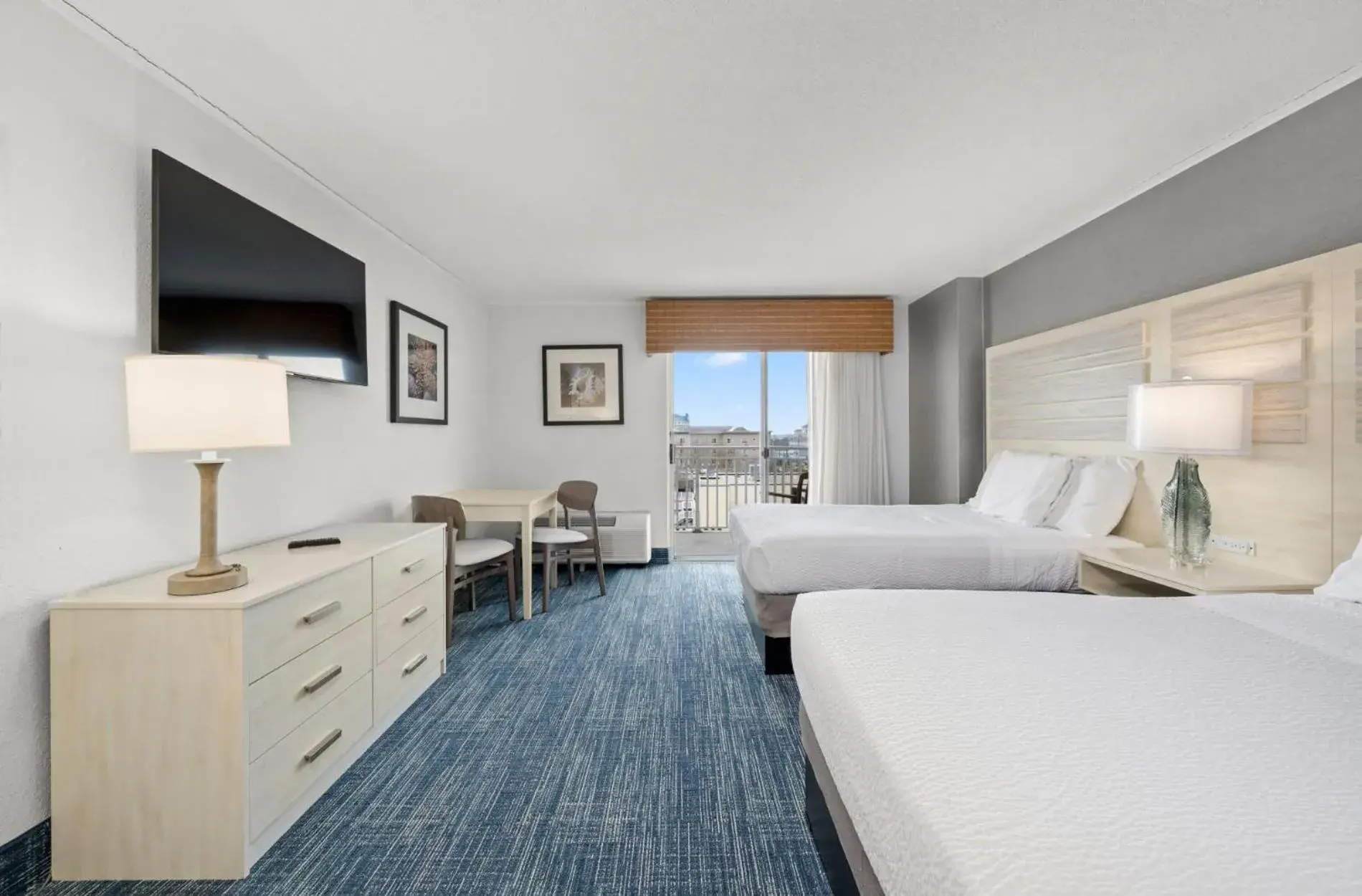 Double Room with Two Double Beds and City View in Hotel Monte Carlo Ocean City Double Room with Two Double Beds and City View in Hotel Monte Carlo Ocean City