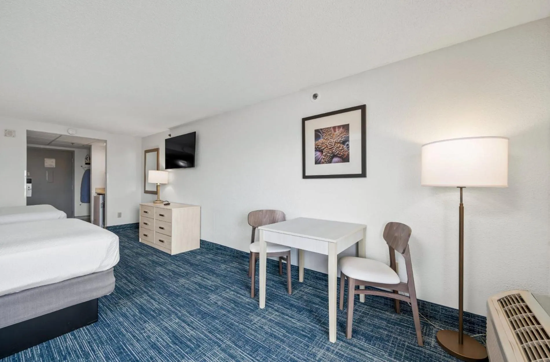 Photo of the whole room, Bed in Hotel Monte Carlo Ocean City