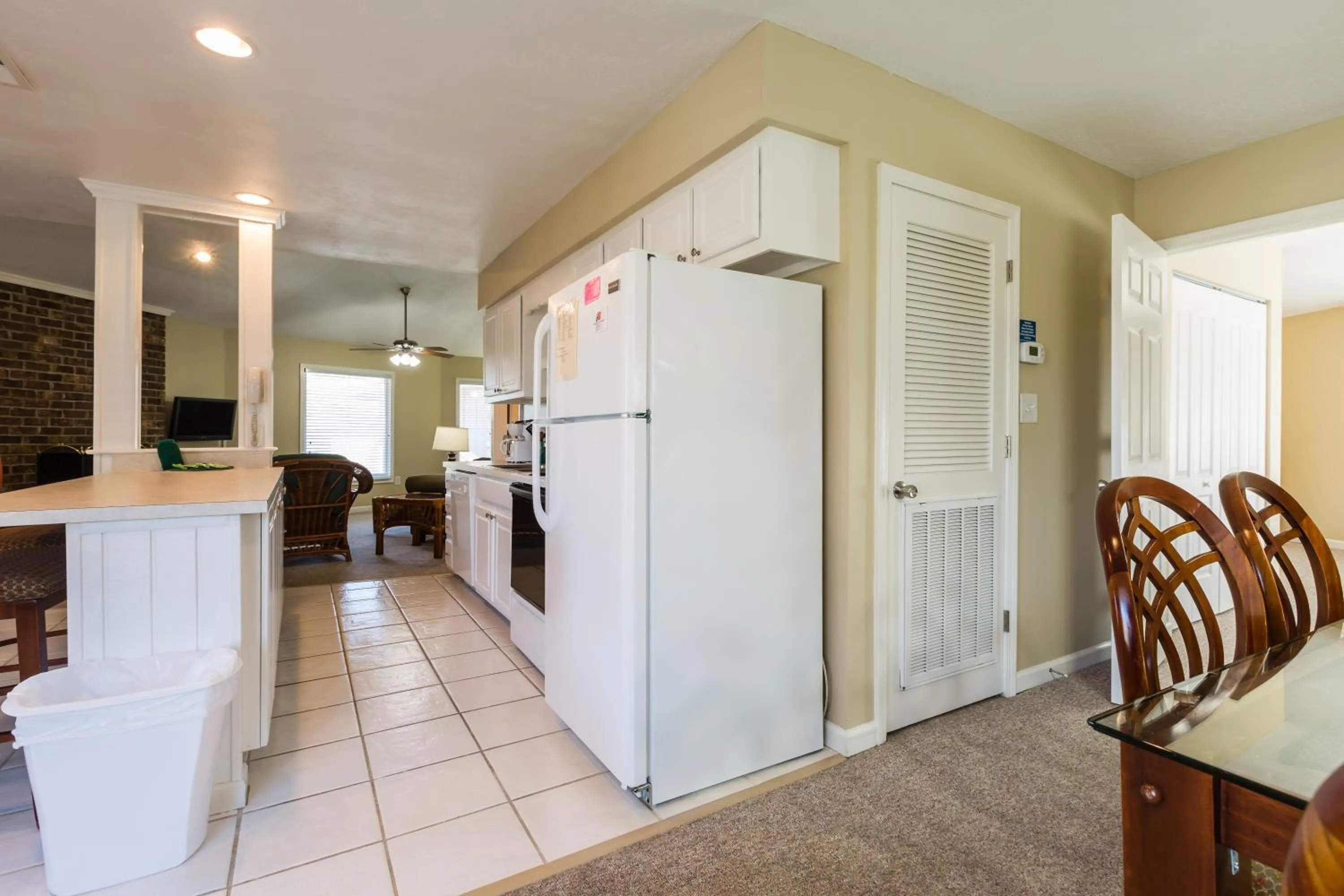 Kitchen or kitchenette in Country Club Villas