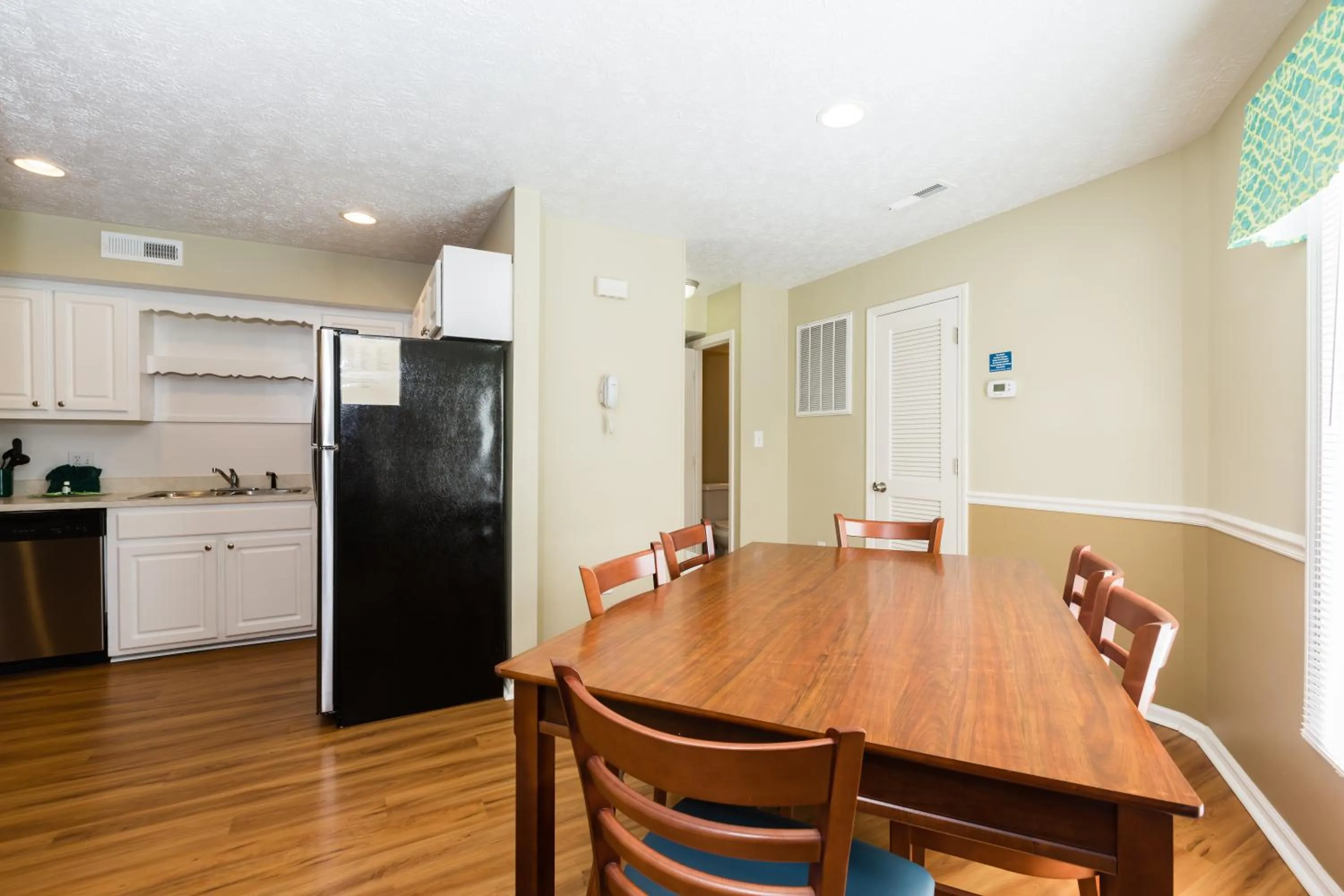 Kitchen or kitchenette in Country Club Villas