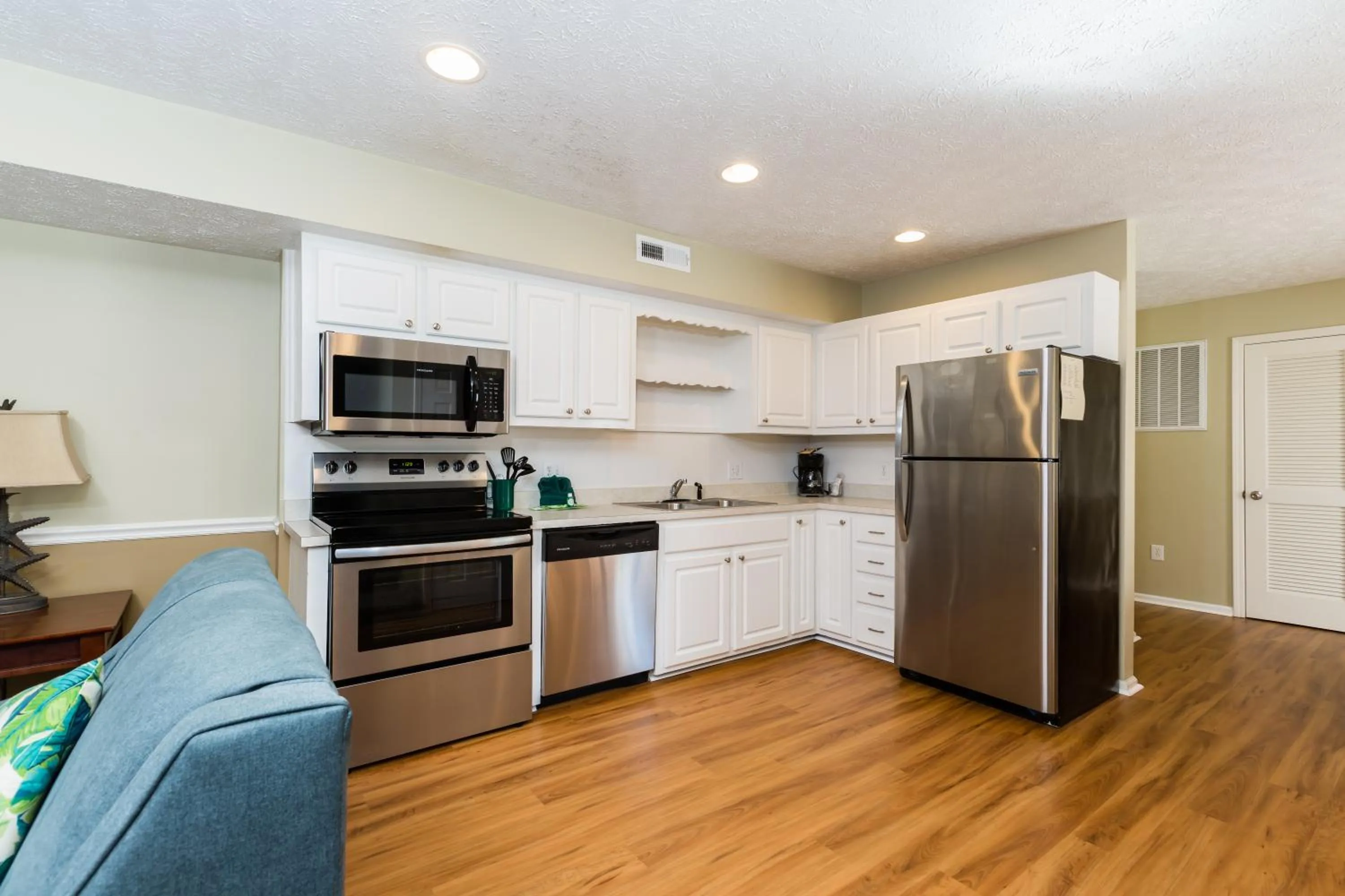 Kitchen or kitchenette in Country Club Villas