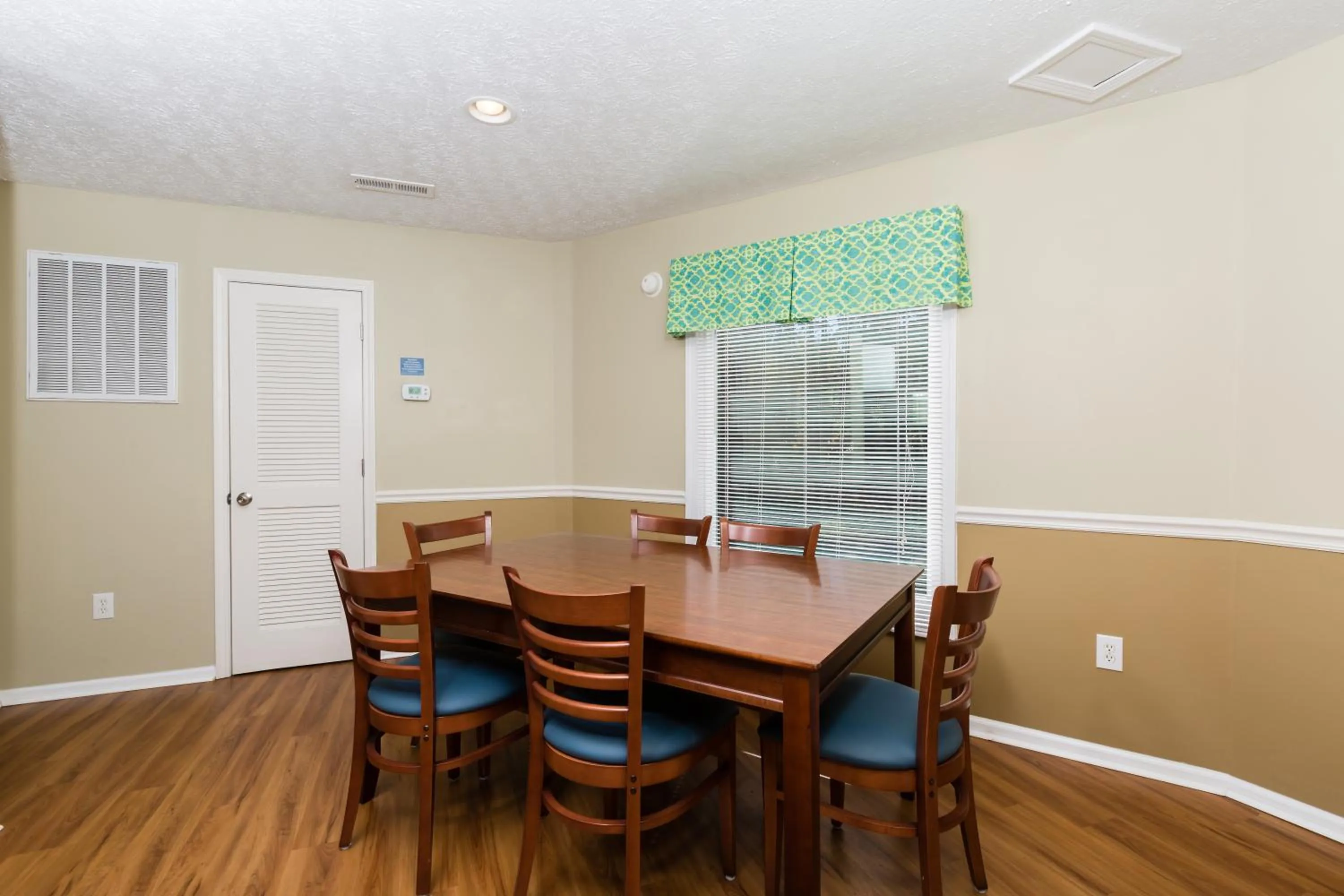 Dining area in Country Club Villas