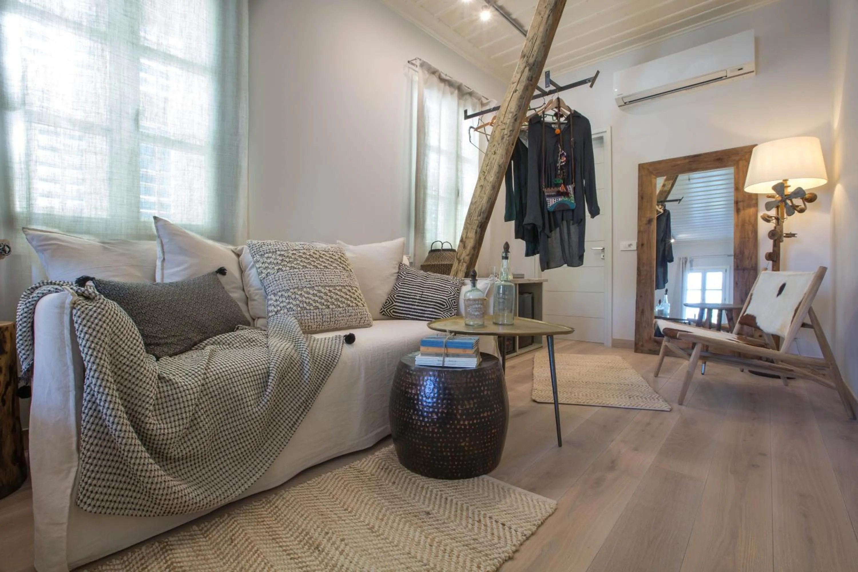 Decorative detail in Amymone Suites