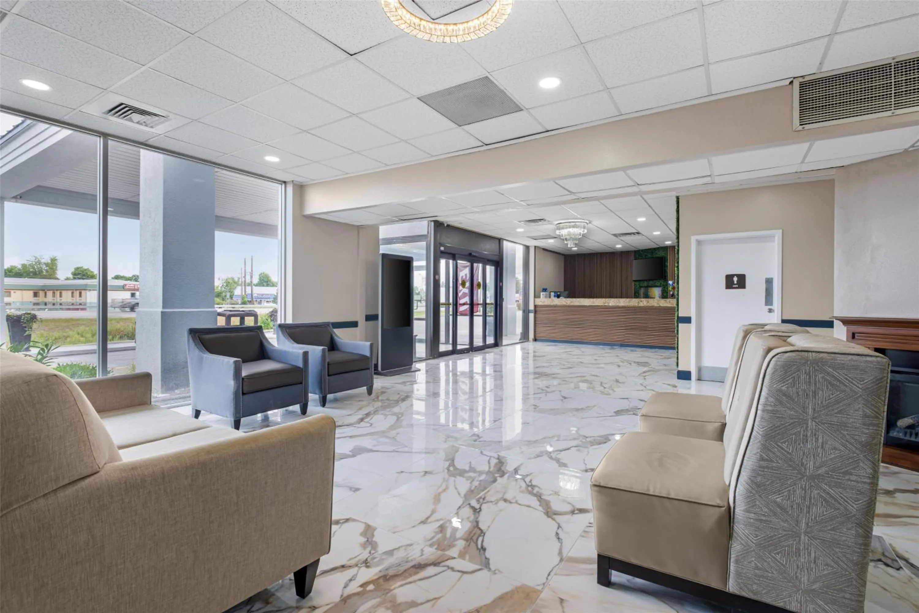 Lobby or reception in Best Western Richmond Hotel
