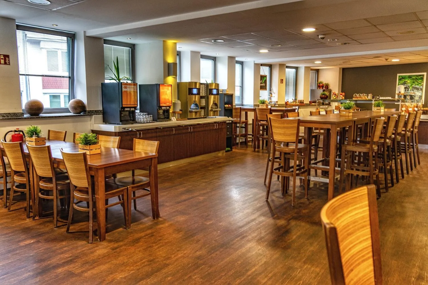 Restaurant/places to eat in Hostel Köln