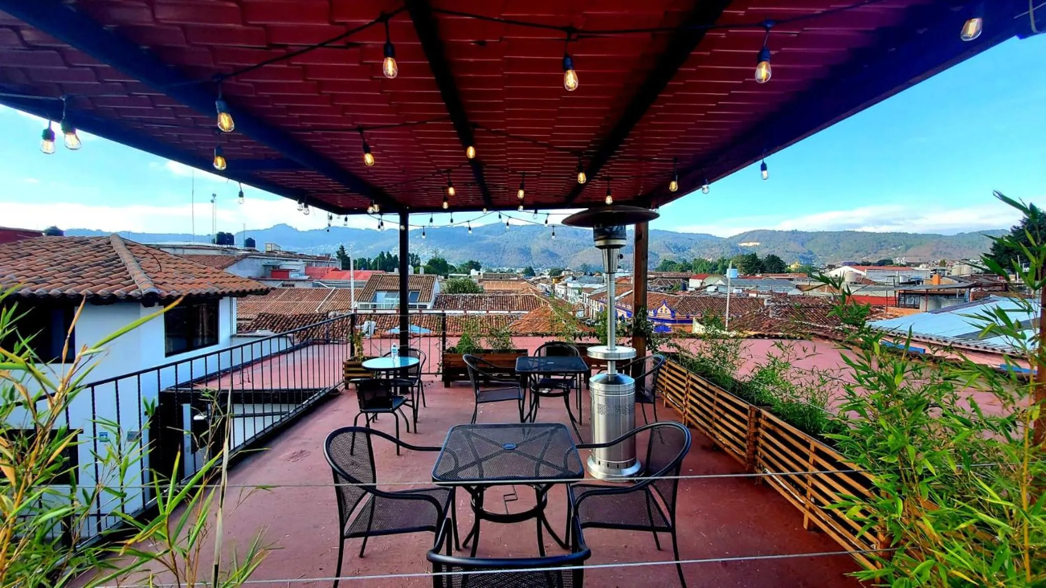 Restaurant/places to eat in Ganesha Hotel