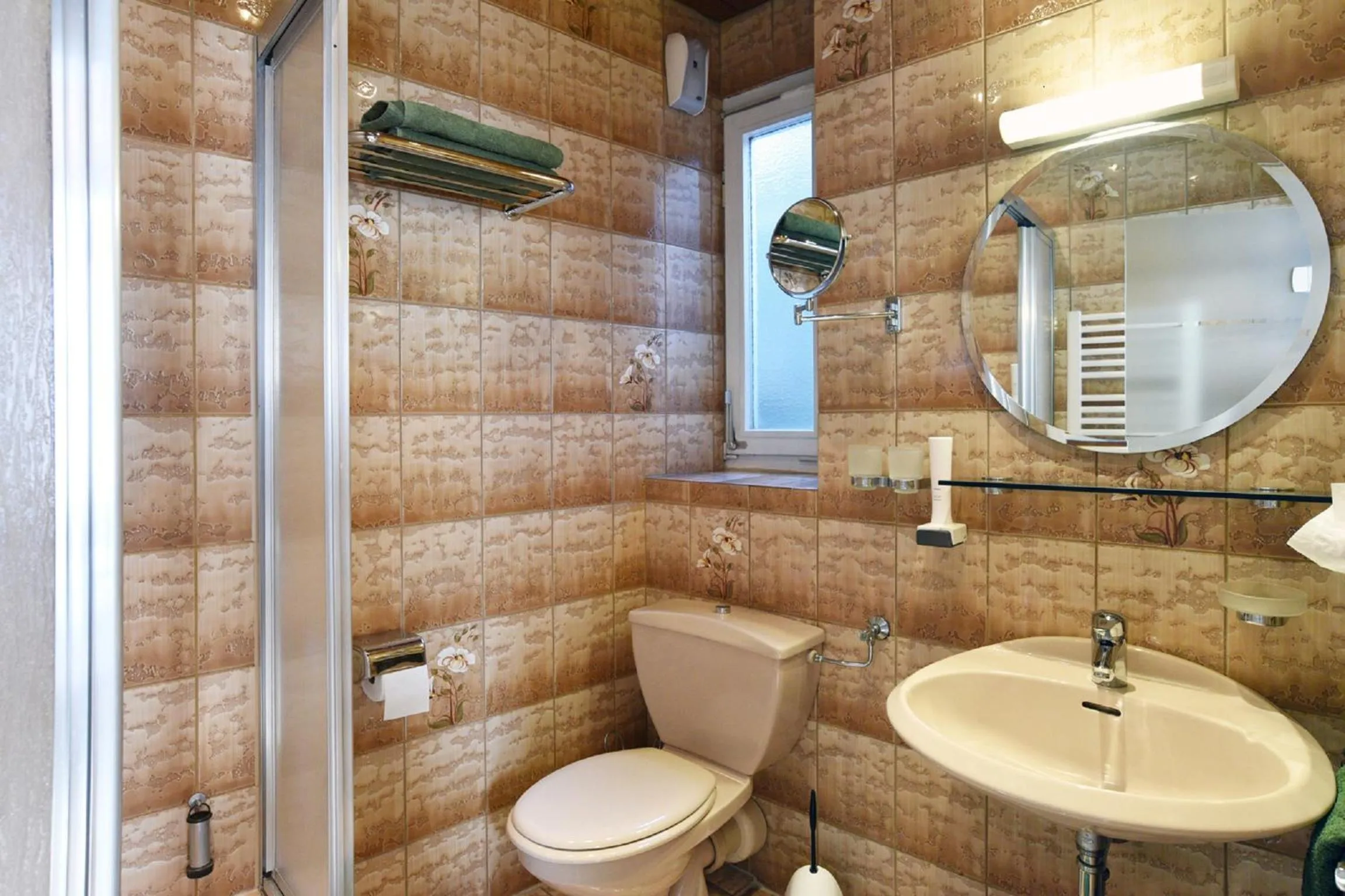 Bathroom in Gasthof & Hotel Goldener Hirsch