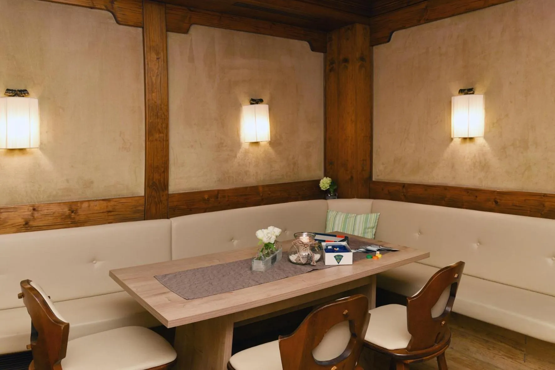 Restaurant/places to eat in Gasthof & Hotel Goldener Hirsch