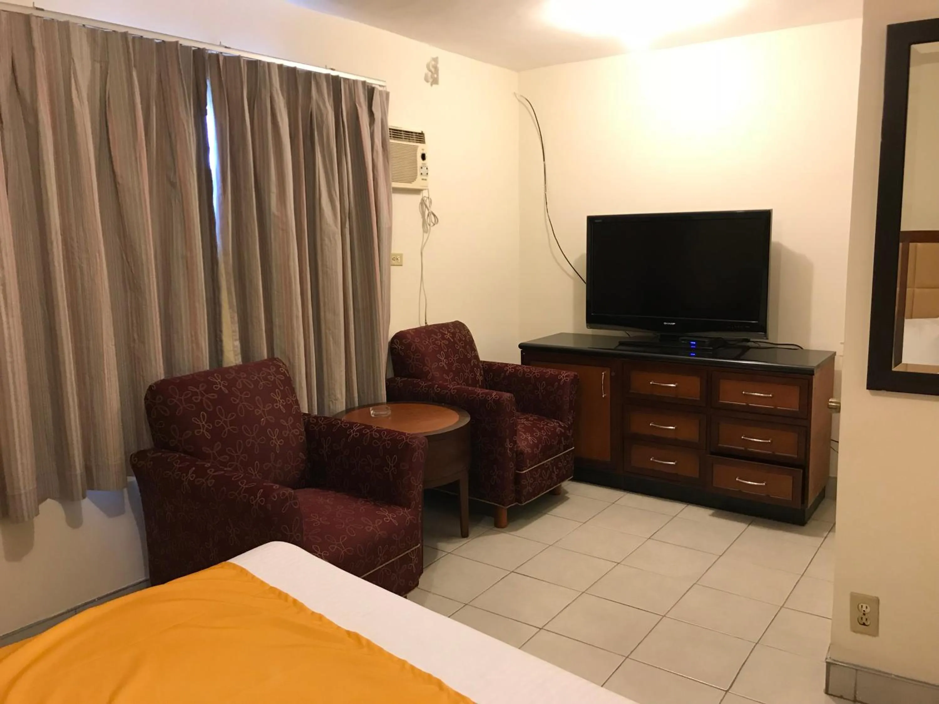 Bed in Hotel Guillen Jr