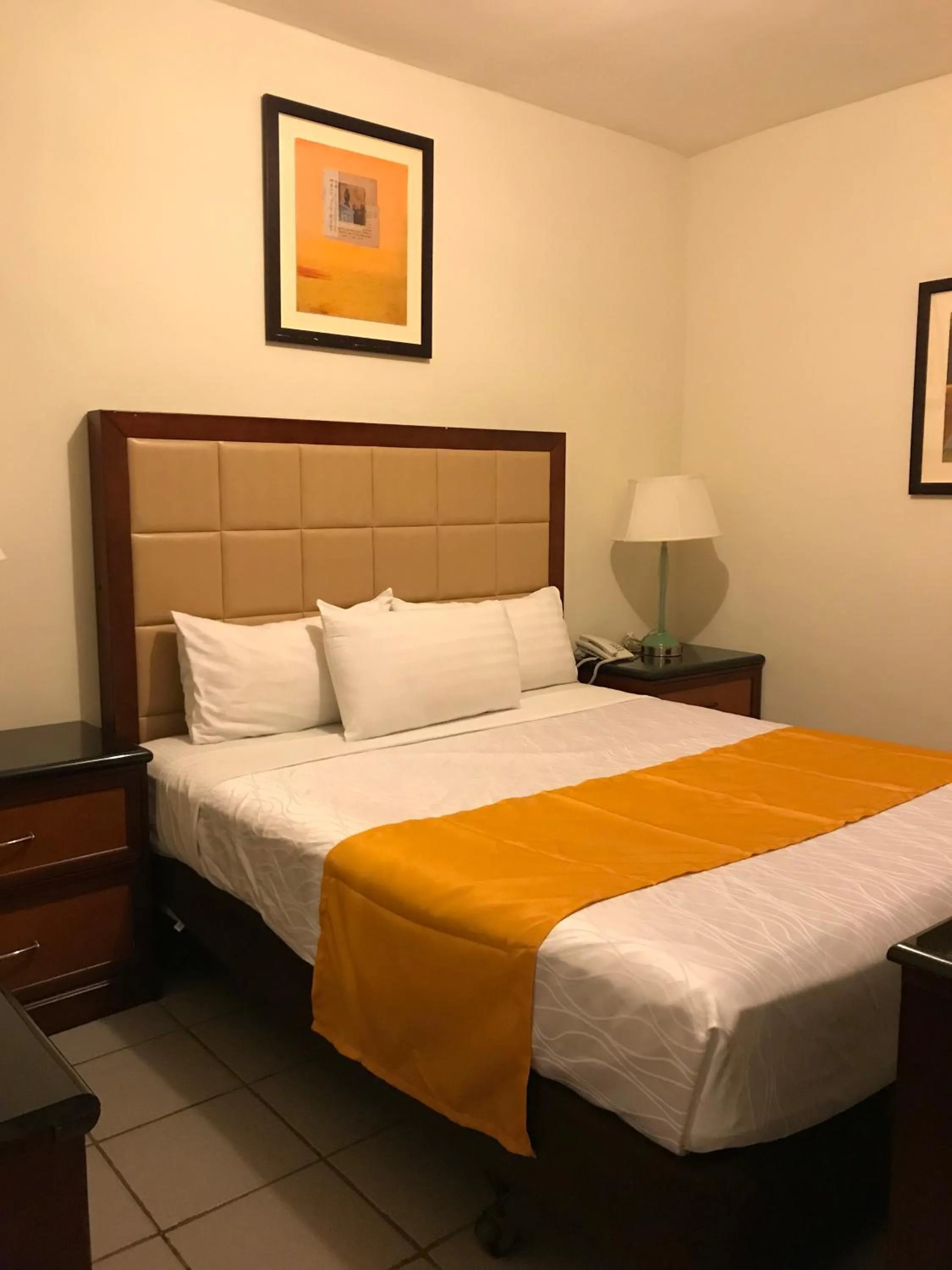 Bed in Hotel Guillen Jr