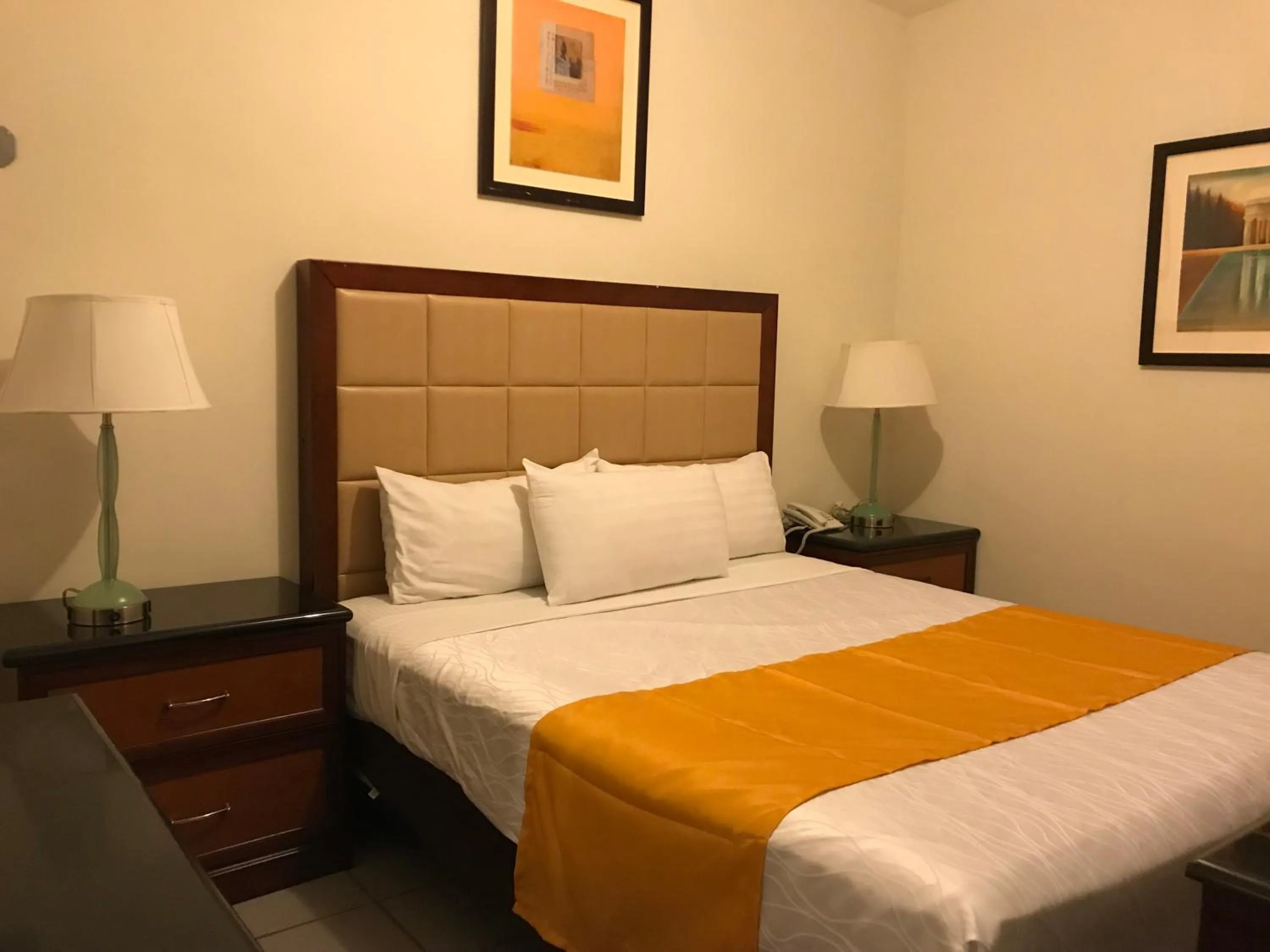 Bed in Hotel Guillen Jr