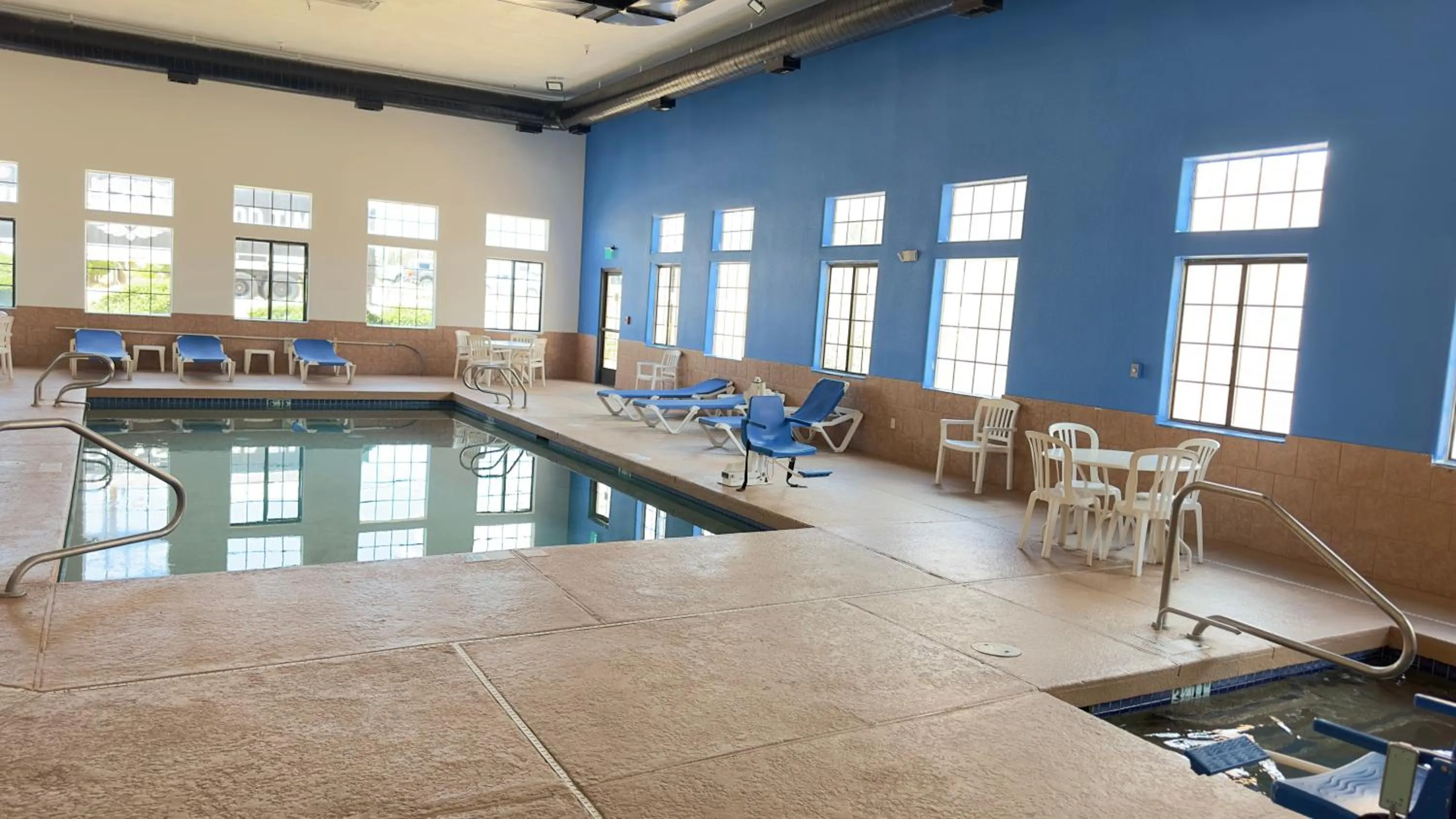 Swimming pool in Comfort Inn Santa Fe South