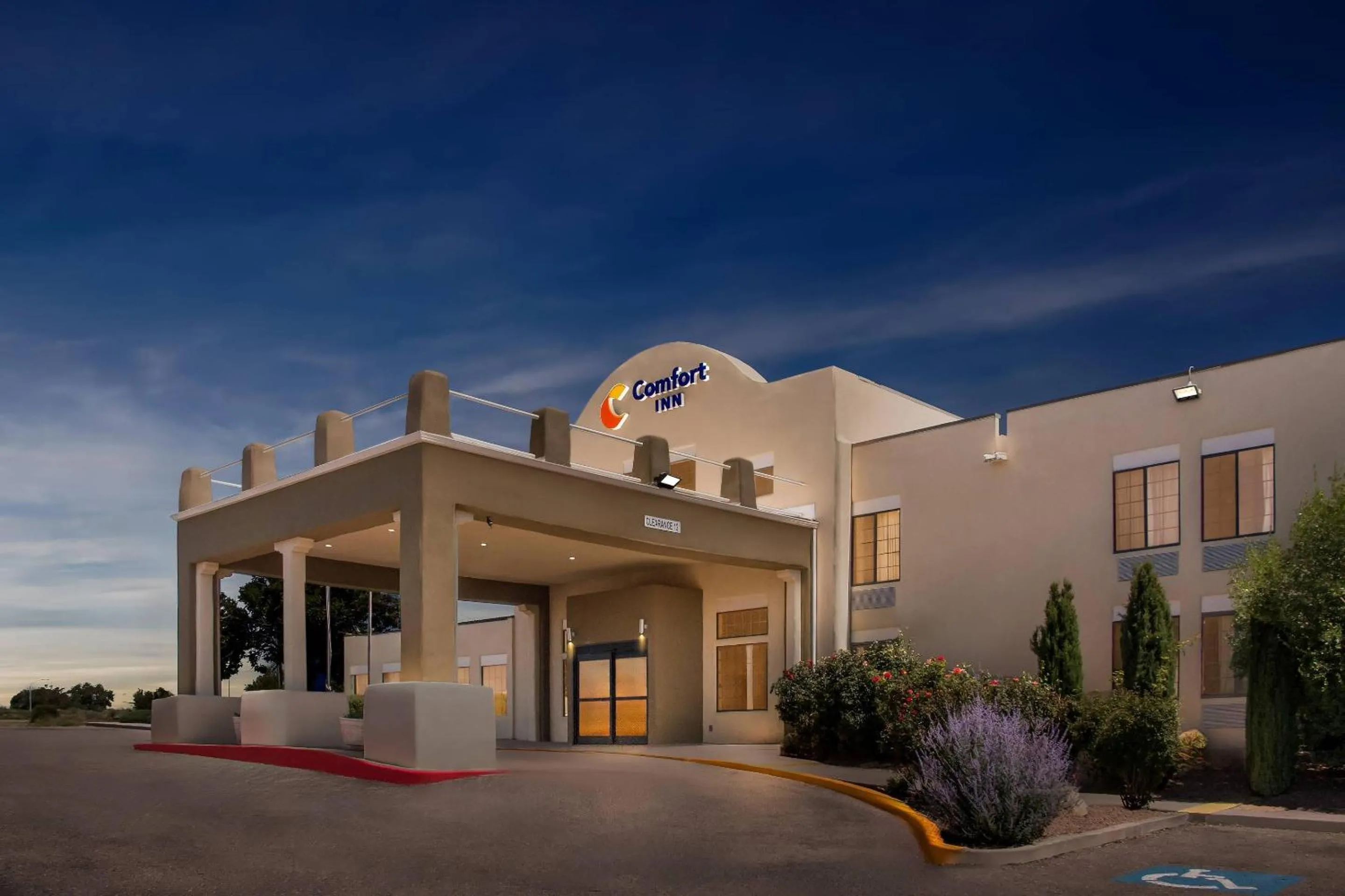 Property building in Comfort Inn Santa Fe South