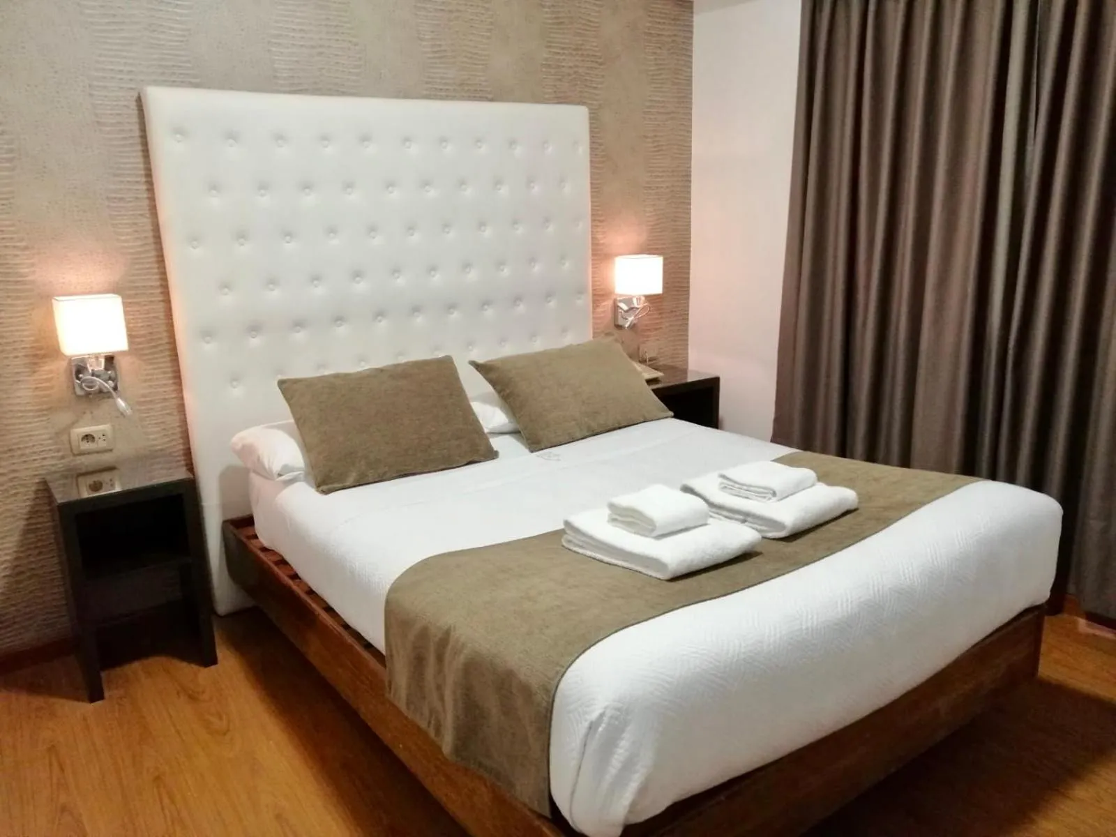Bed in Hotel Alvear