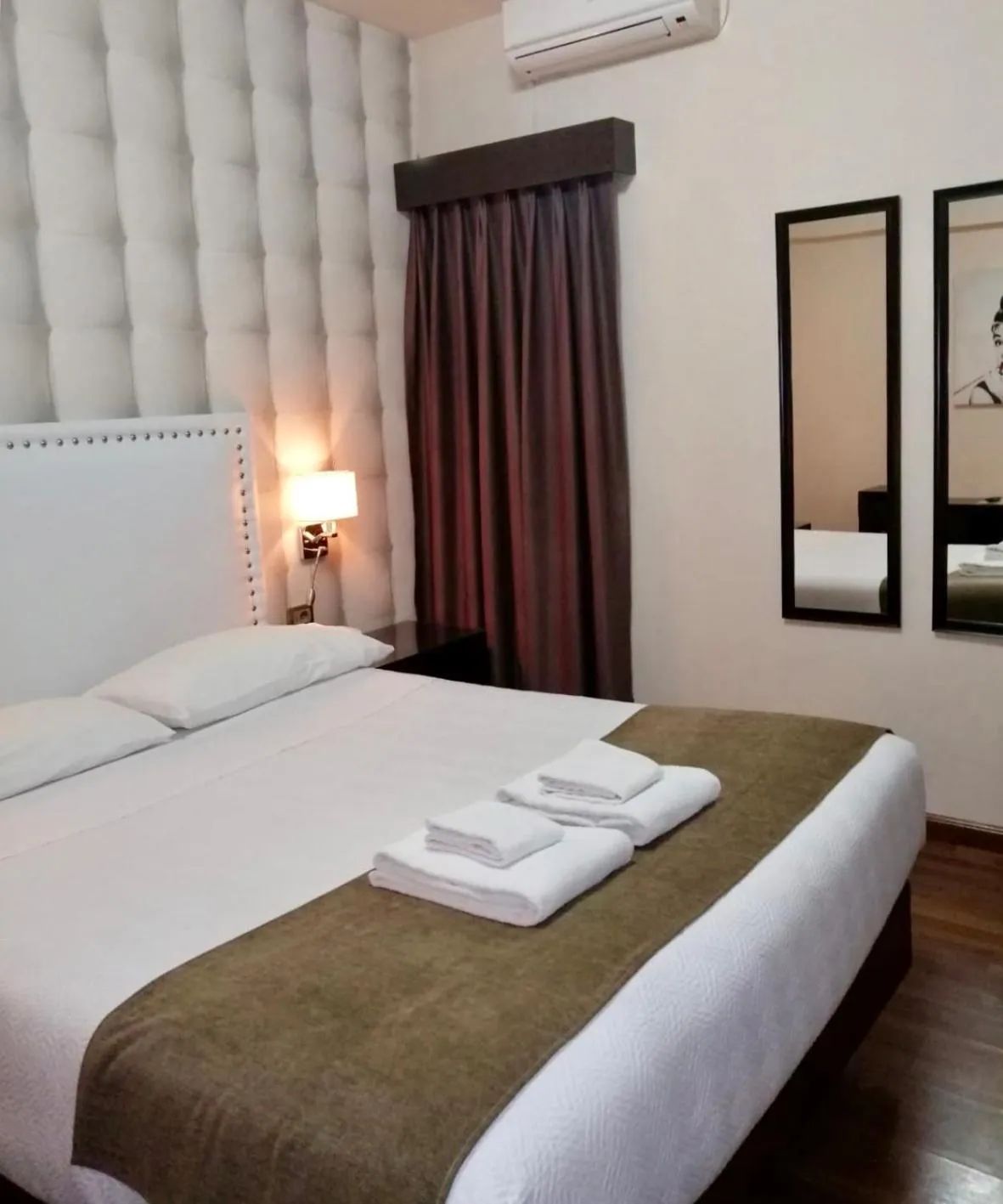 Photo of the whole room, Bed in Hotel Alvear