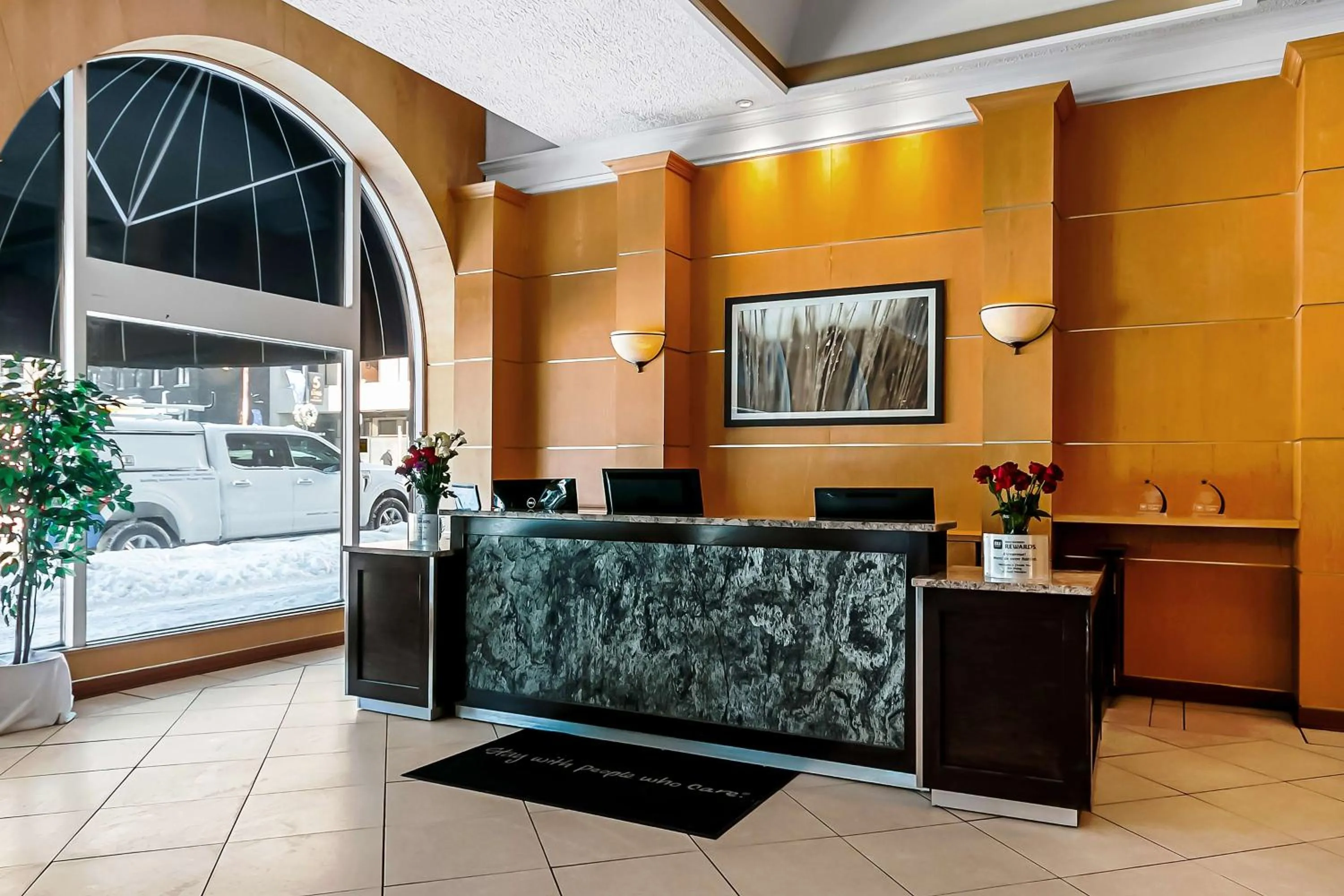 Lobby or reception in Best Western Downtown Sudbury