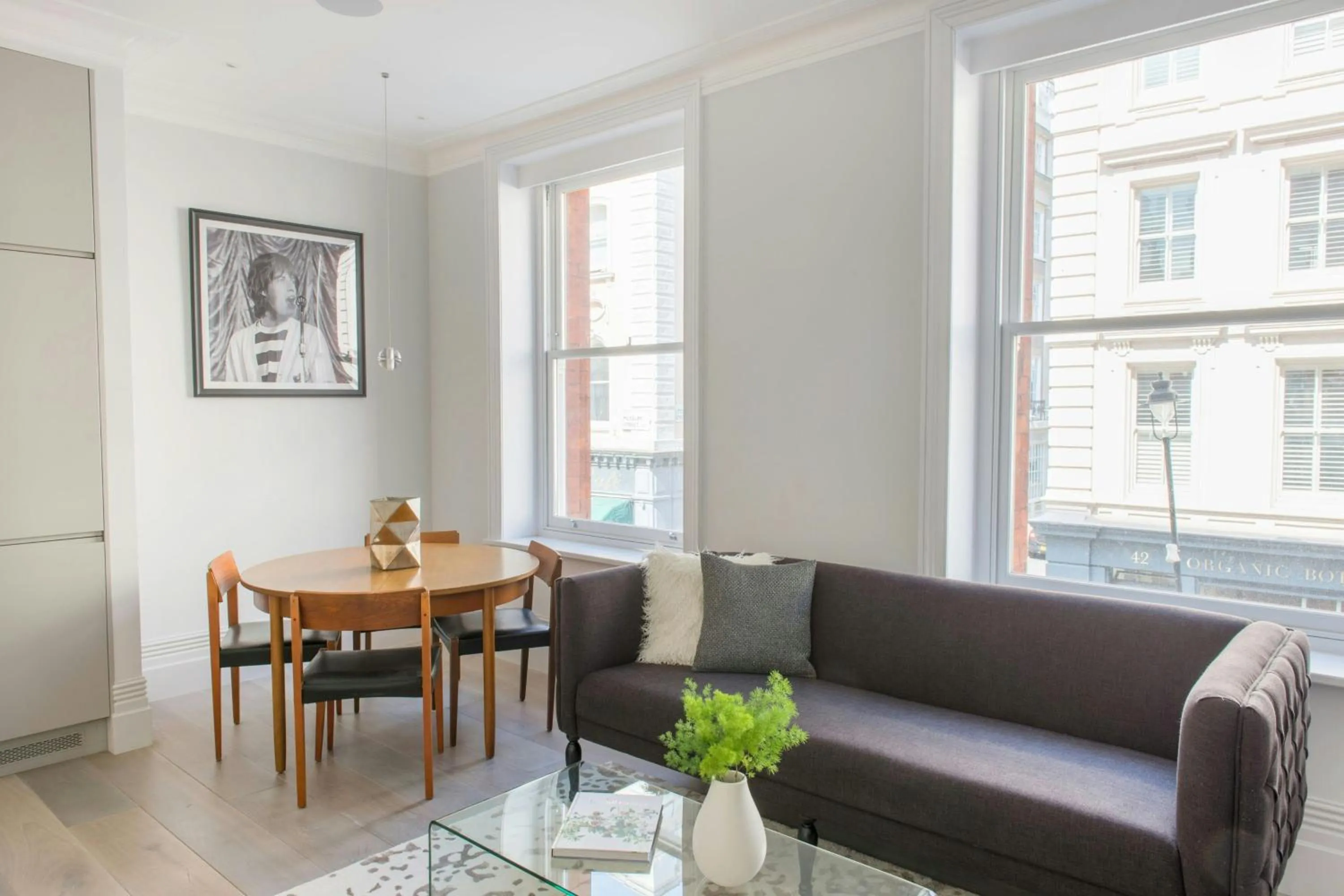 Living room in Sonder by Marriott Bonvoy Museum House Apartments British Museum