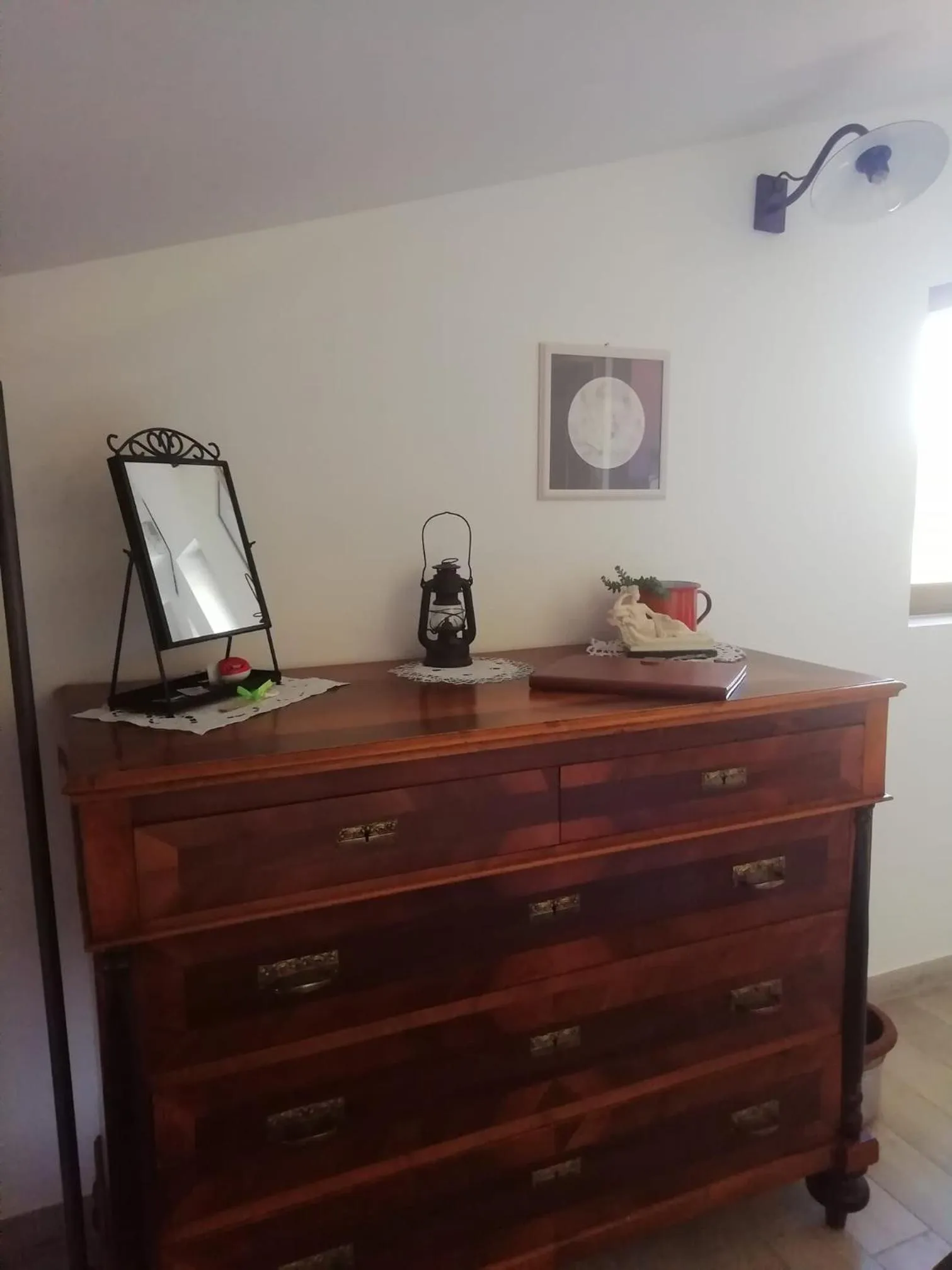 Decorative detail in B&B Books & Bikes