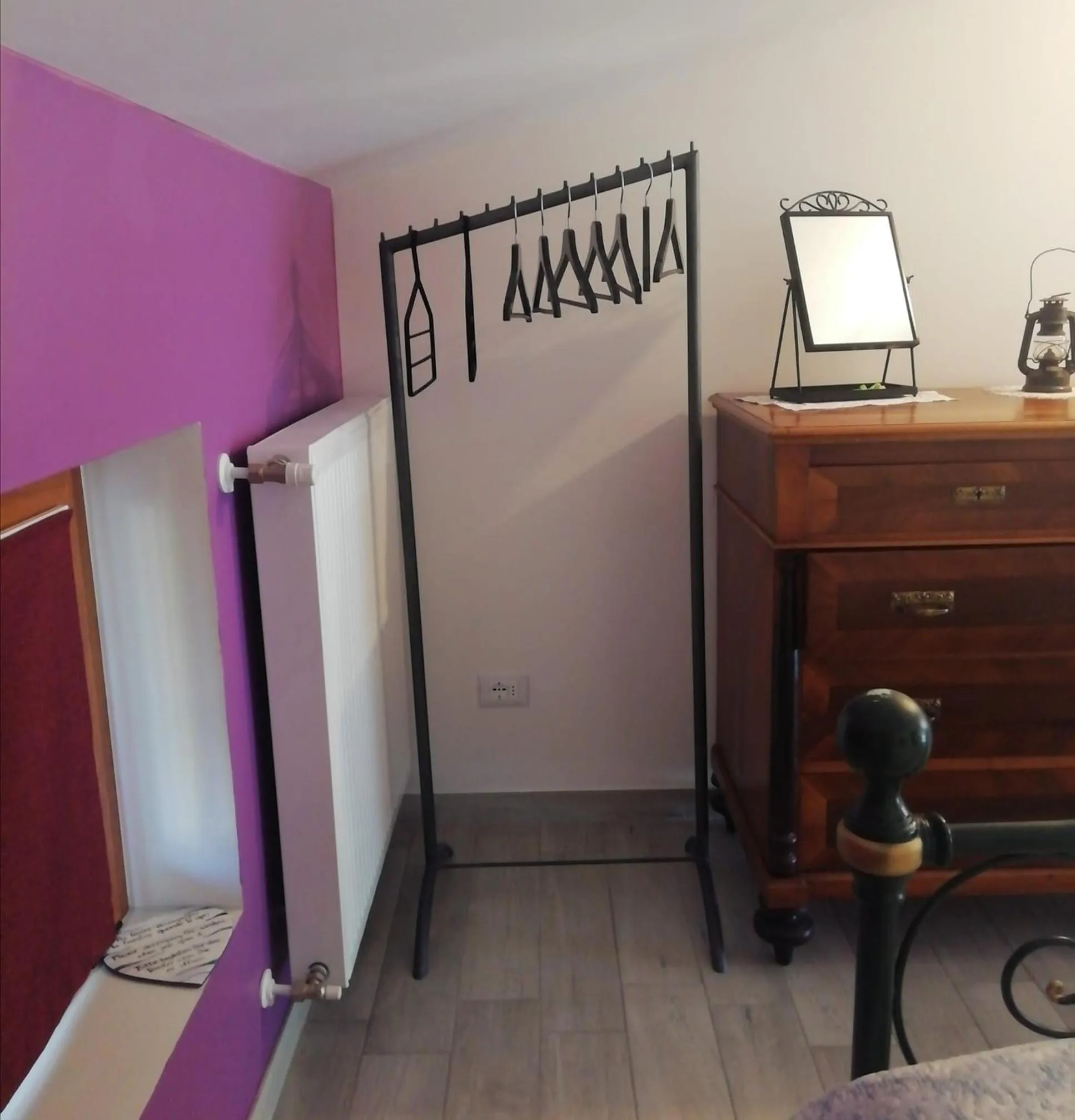 Decorative detail in B&B Books & Bikes